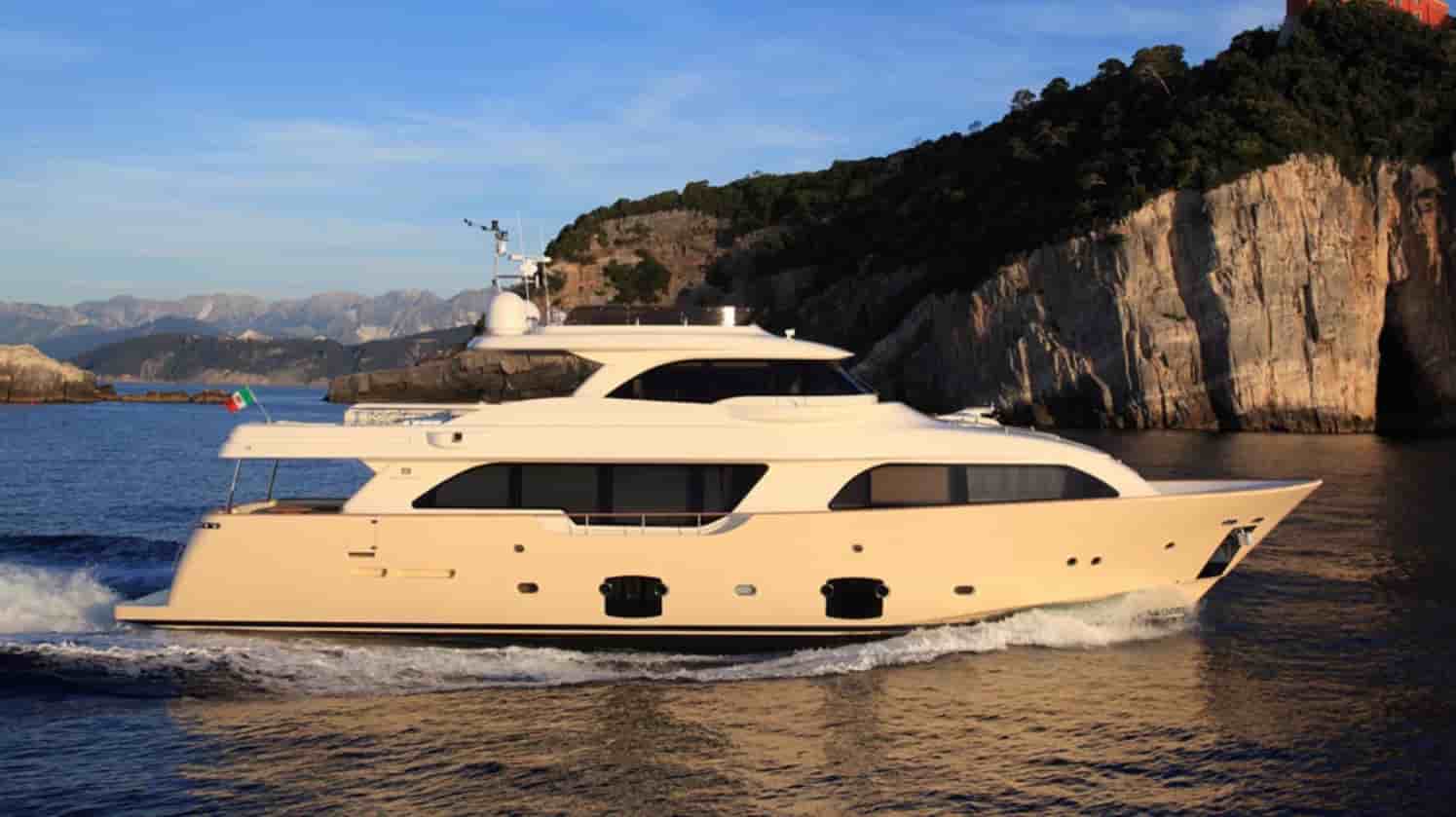 Custom Line Navetta 26 Crescendo - View 2