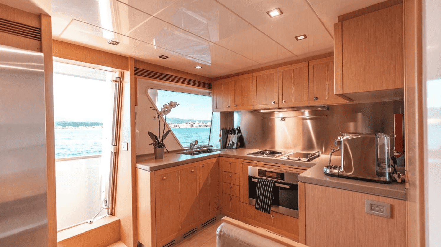 Custom Line Navetta 26 Crescendo - View 22