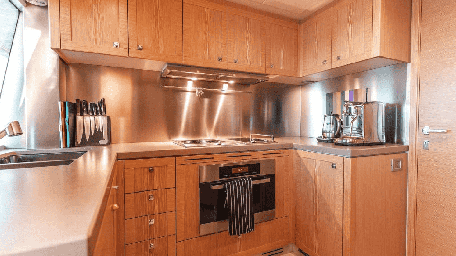 Custom Line Navetta 26 Crescendo - View 23