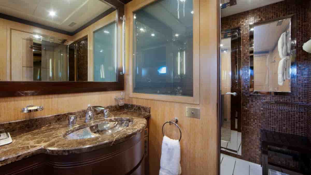 Mangusta 130 - View 24