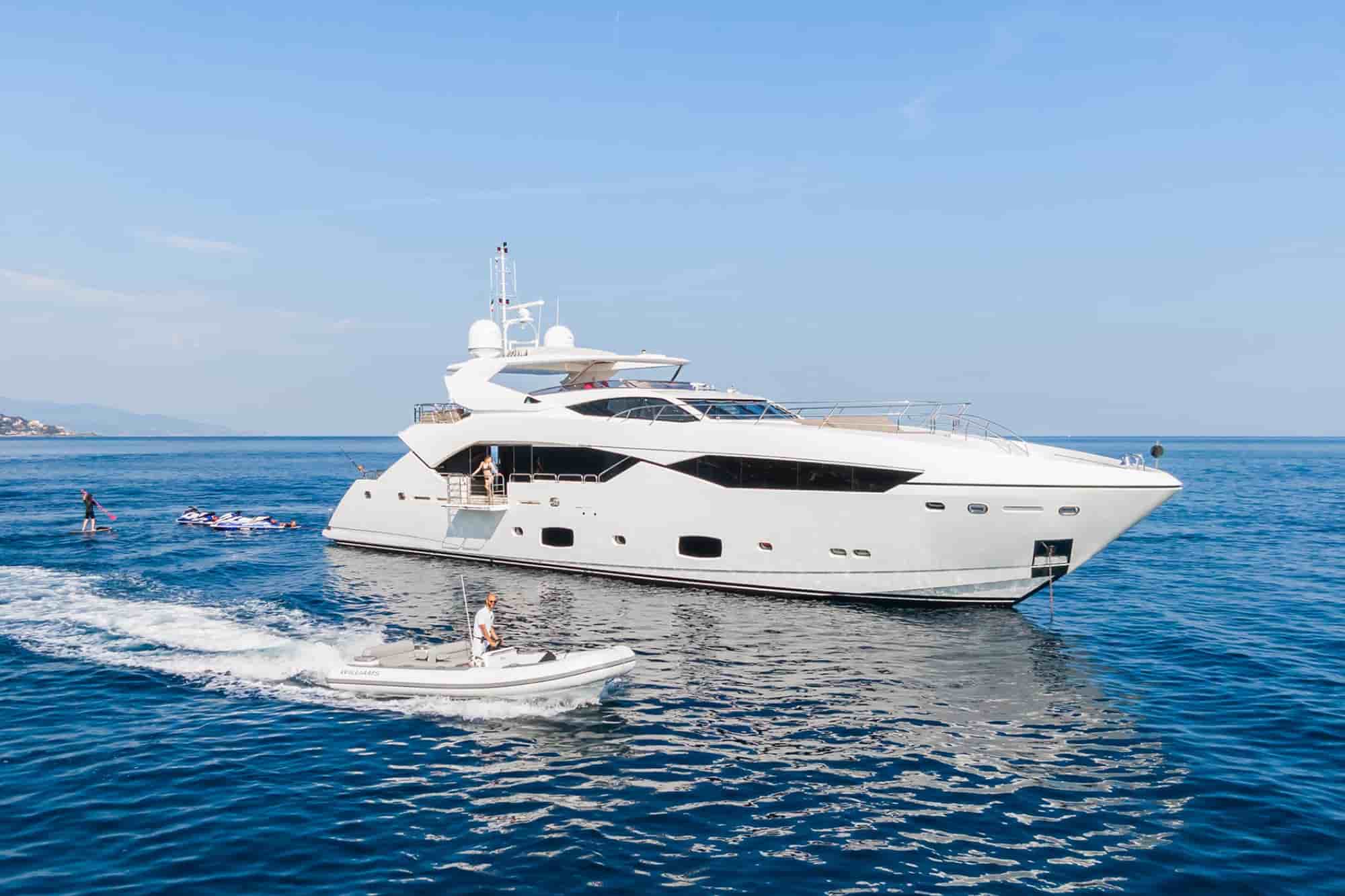 Sunseeker 115 Sport Yacht - View 17