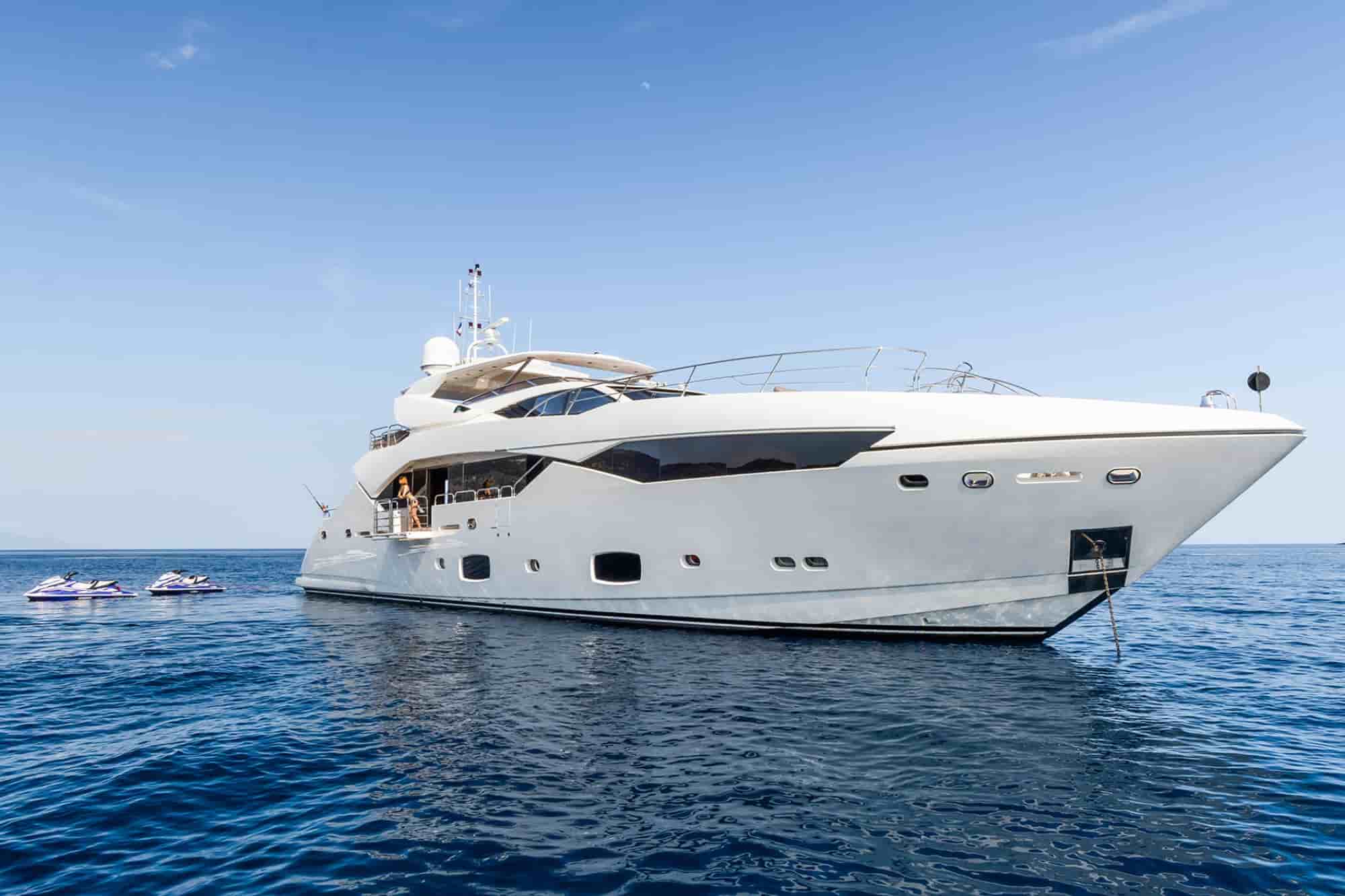 Sunseeker 115 Sport Yacht - View 18