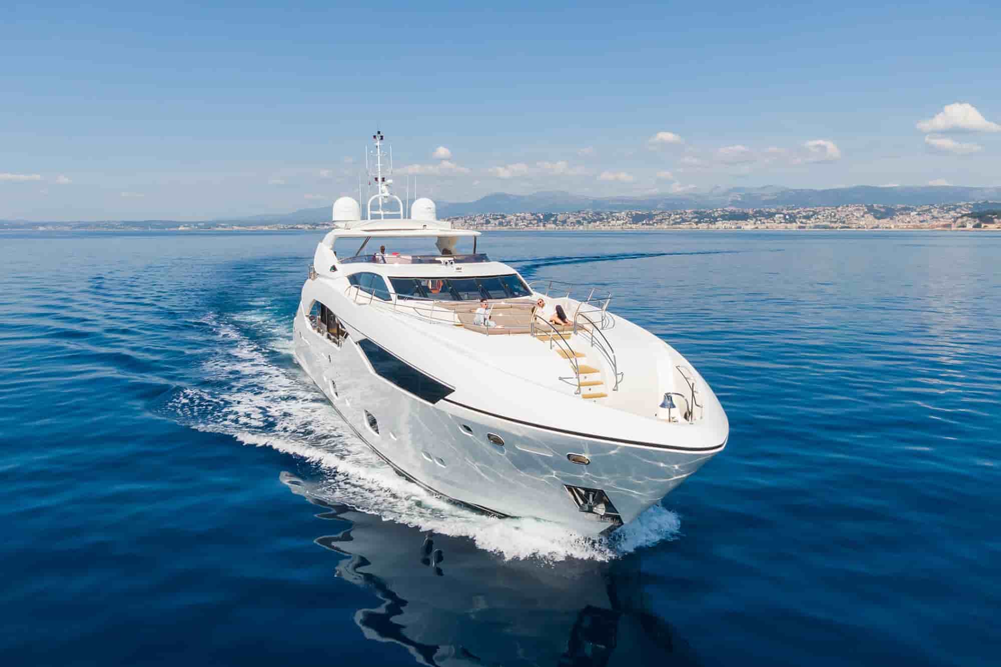 Sunseeker 115 Sport Yacht - View 21