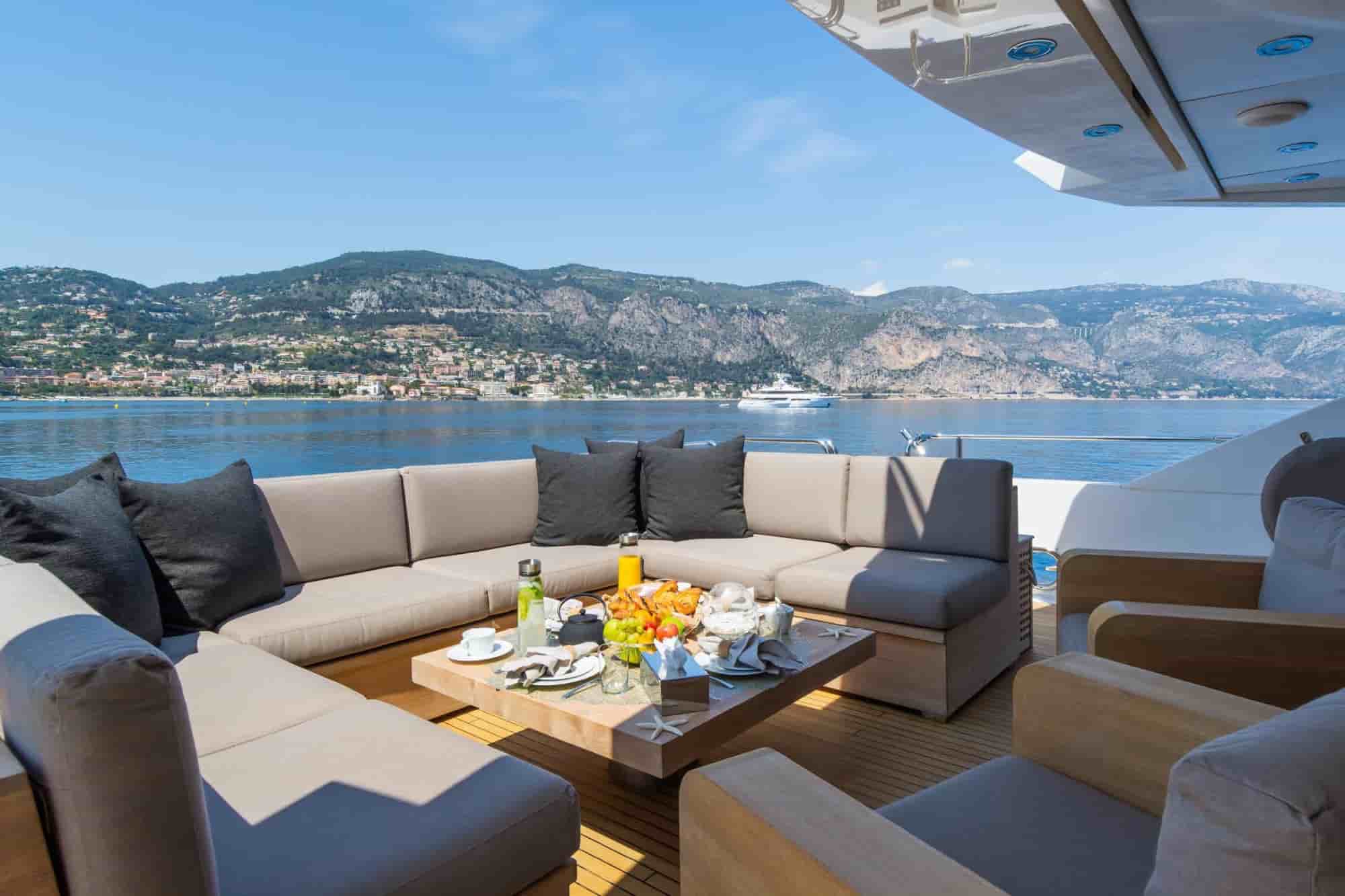 Sunseeker 115 Sport Yacht - View 22