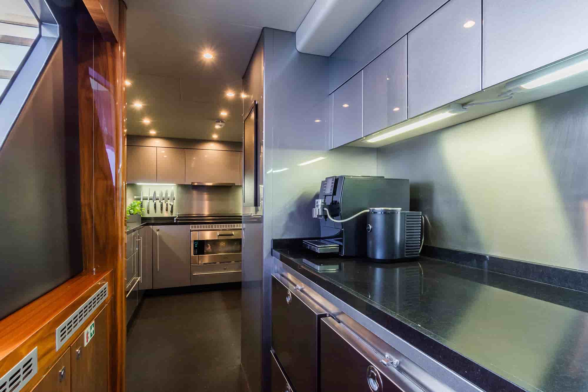 Sunseeker 115 Sport Yacht - View 42