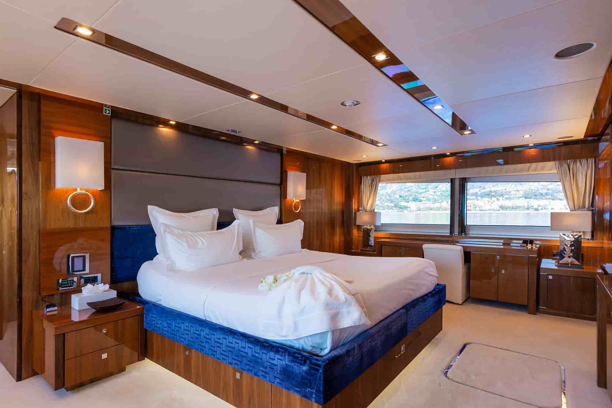 Sunseeker 115 Sport Yacht - View 46