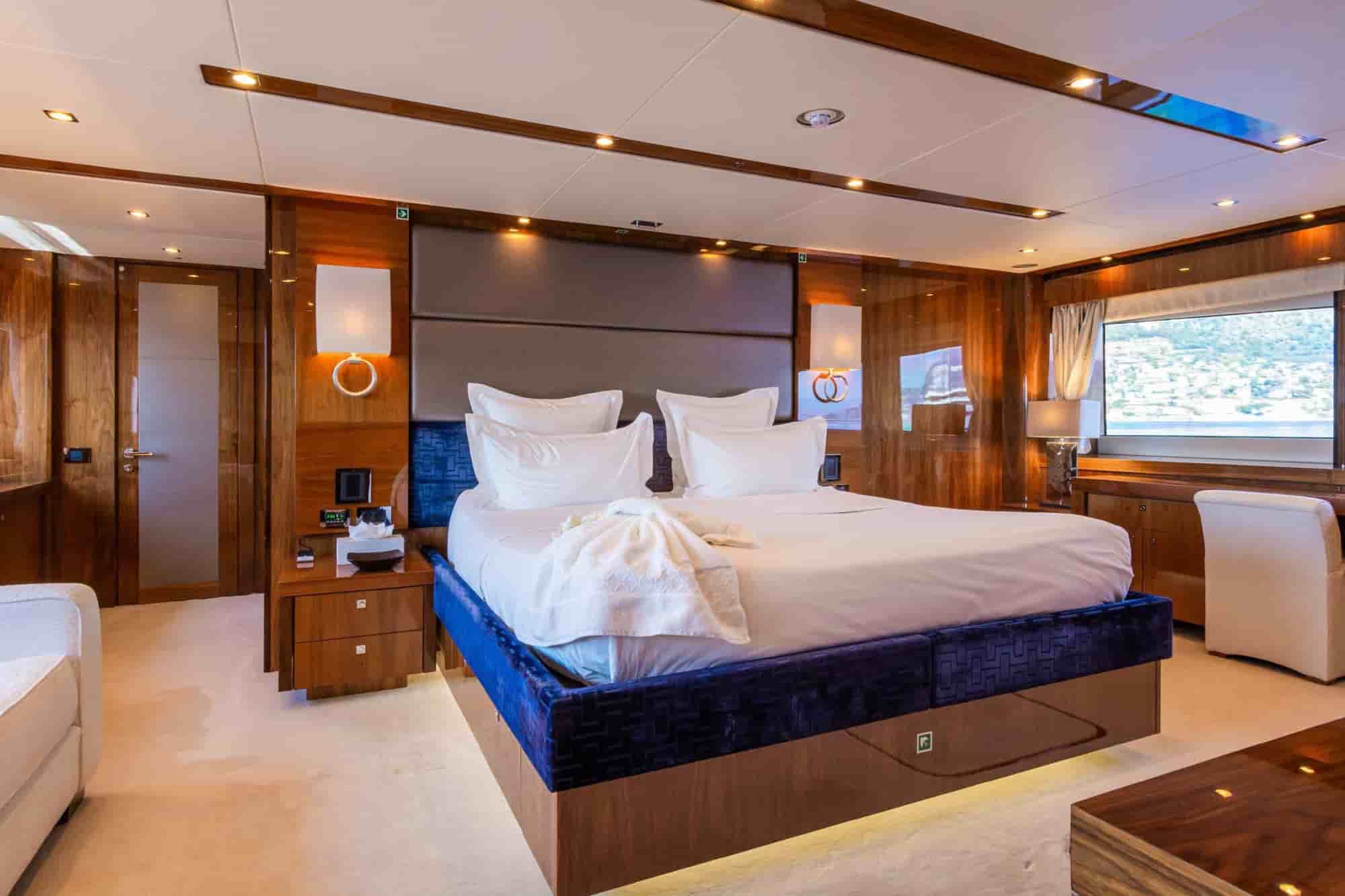 Sunseeker 115 Sport Yacht - View 47