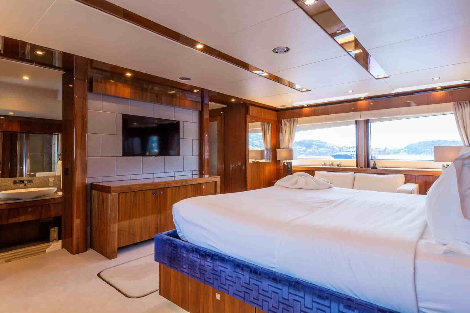 Sunseeker 115 Sport Yacht - View 48