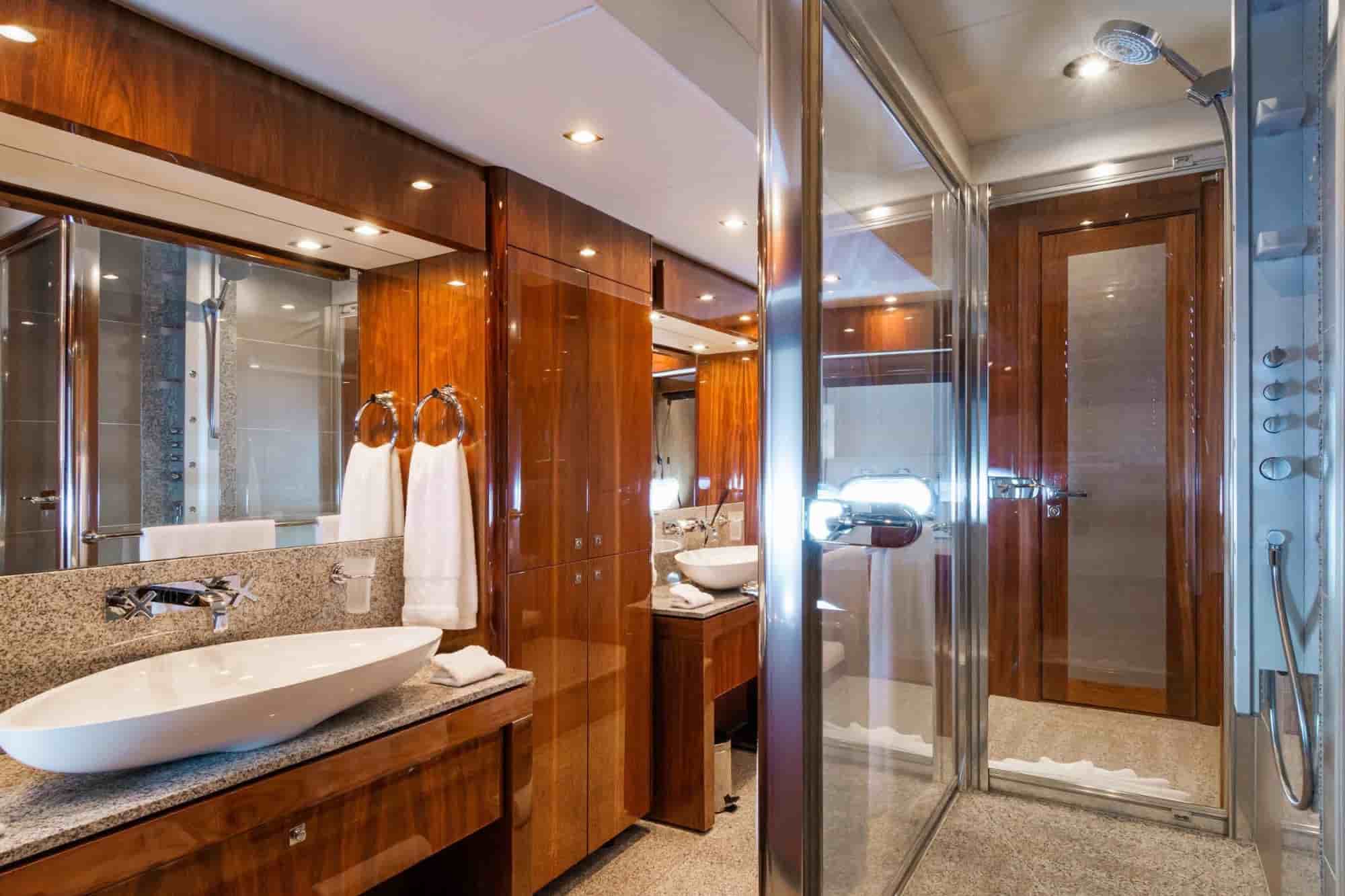 Sunseeker 115 Sport Yacht - View 49