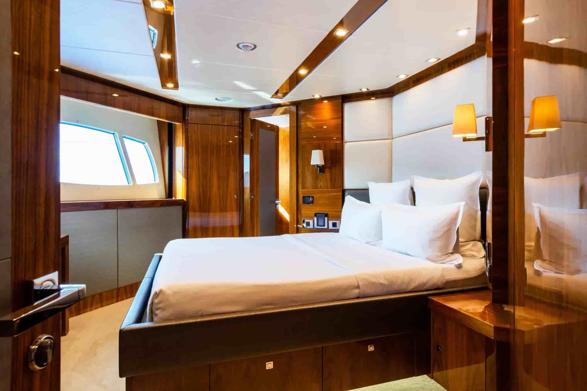 Sunseeker 115 Sport Yacht - View 50