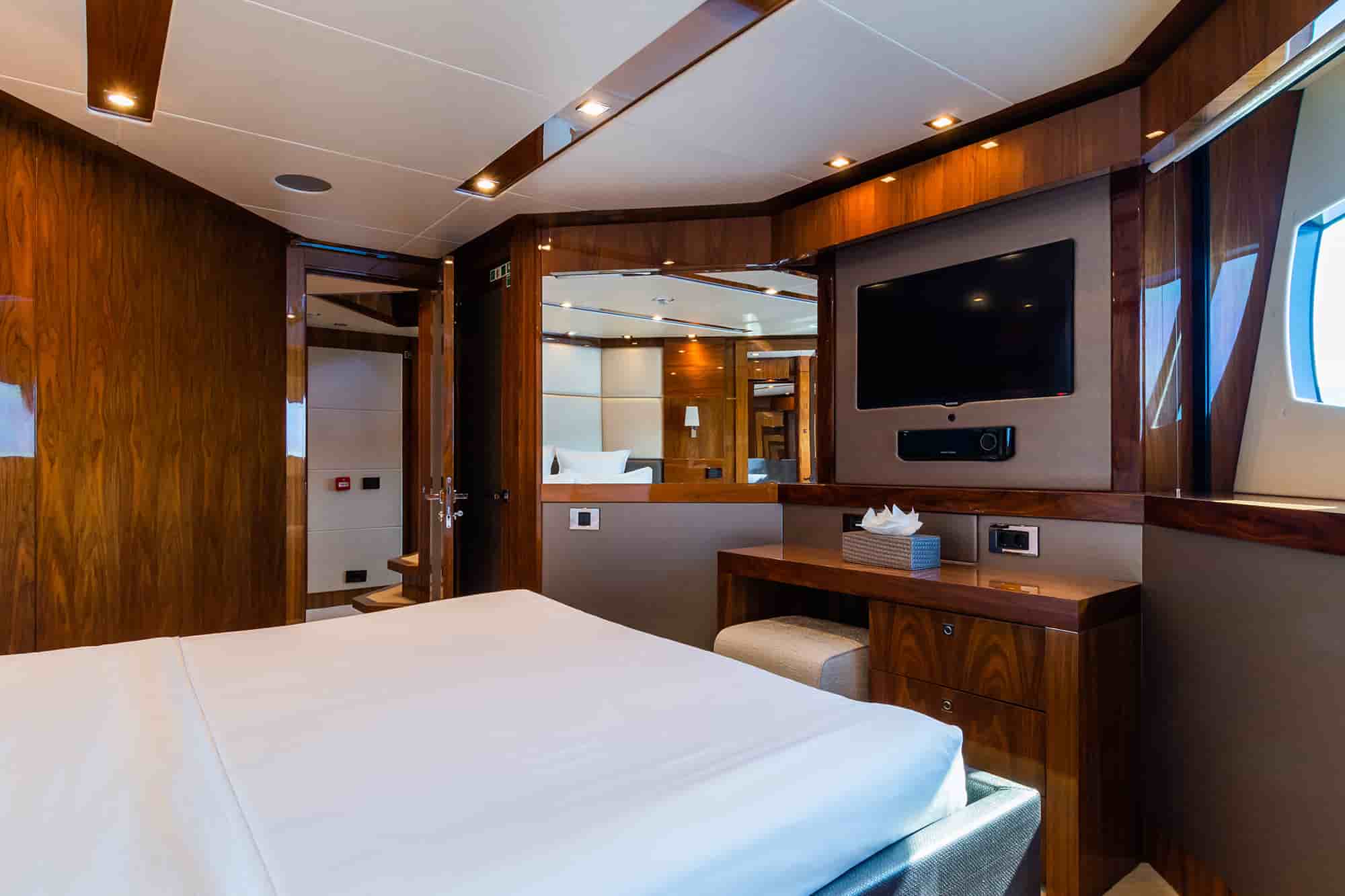 Sunseeker 115 Sport Yacht - View 51