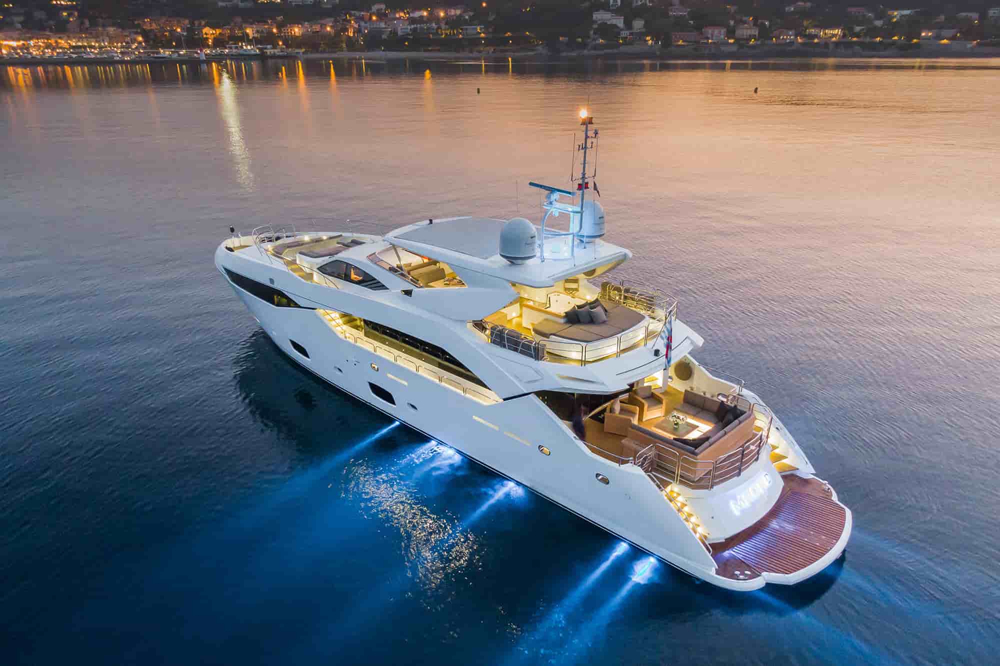 Sunseeker 115 Sport Yacht - View 9