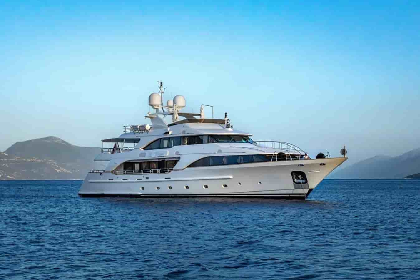 Benetti Classic 120 - View 4