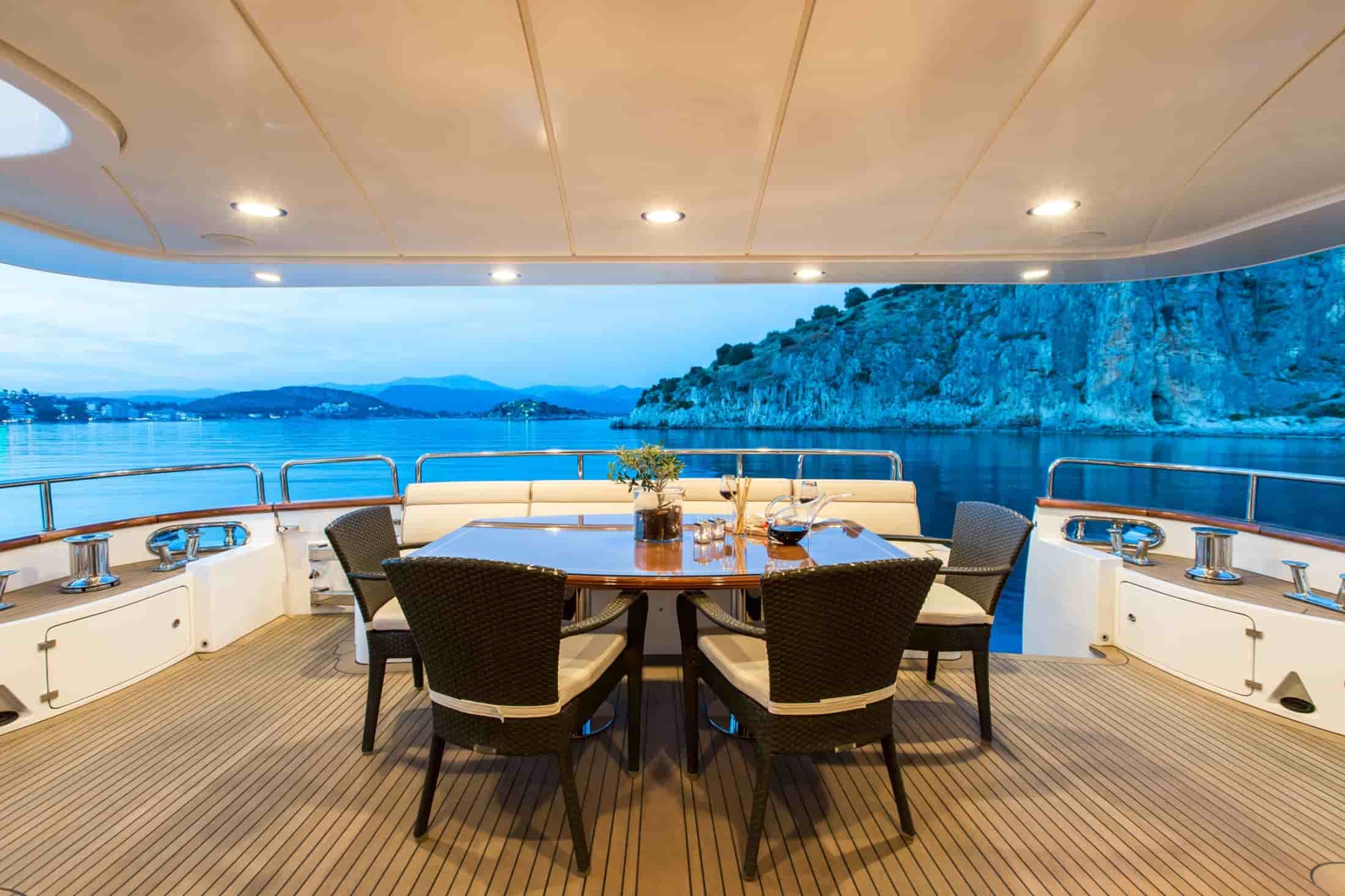 Benetti Legend 85 - View 20