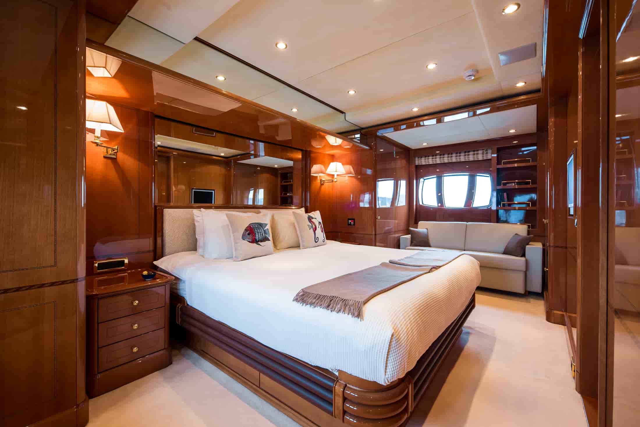 Benetti Legend 85 - View 45