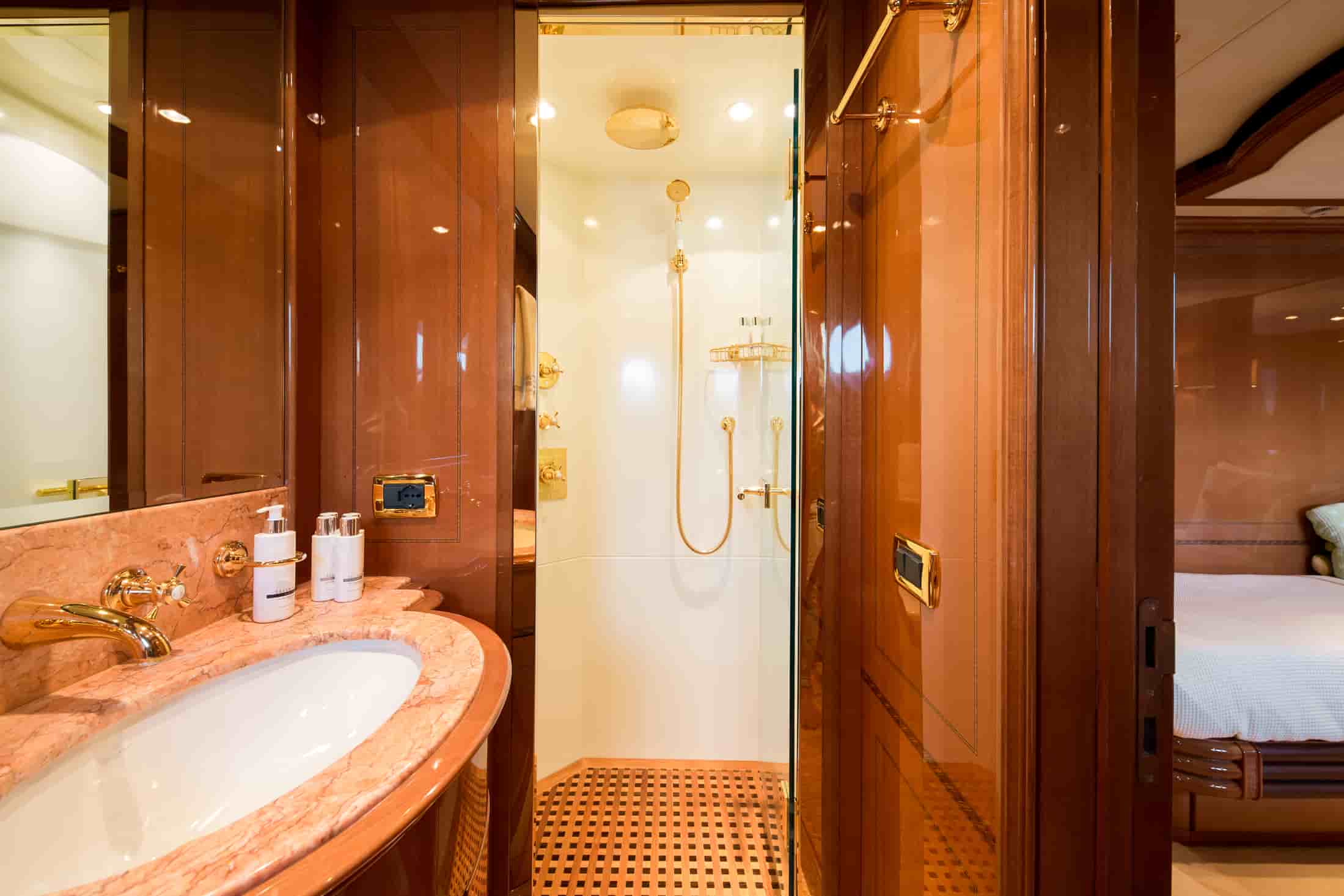 Benetti Legend 85 - View 50