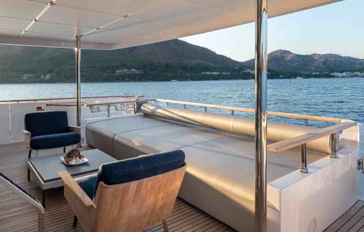 Ferretti Custom Line Navetta 30 - View 15