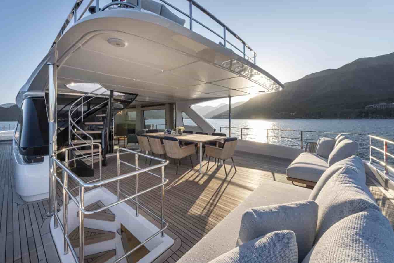 Ferretti Custom Line Navetta 30 - View 19