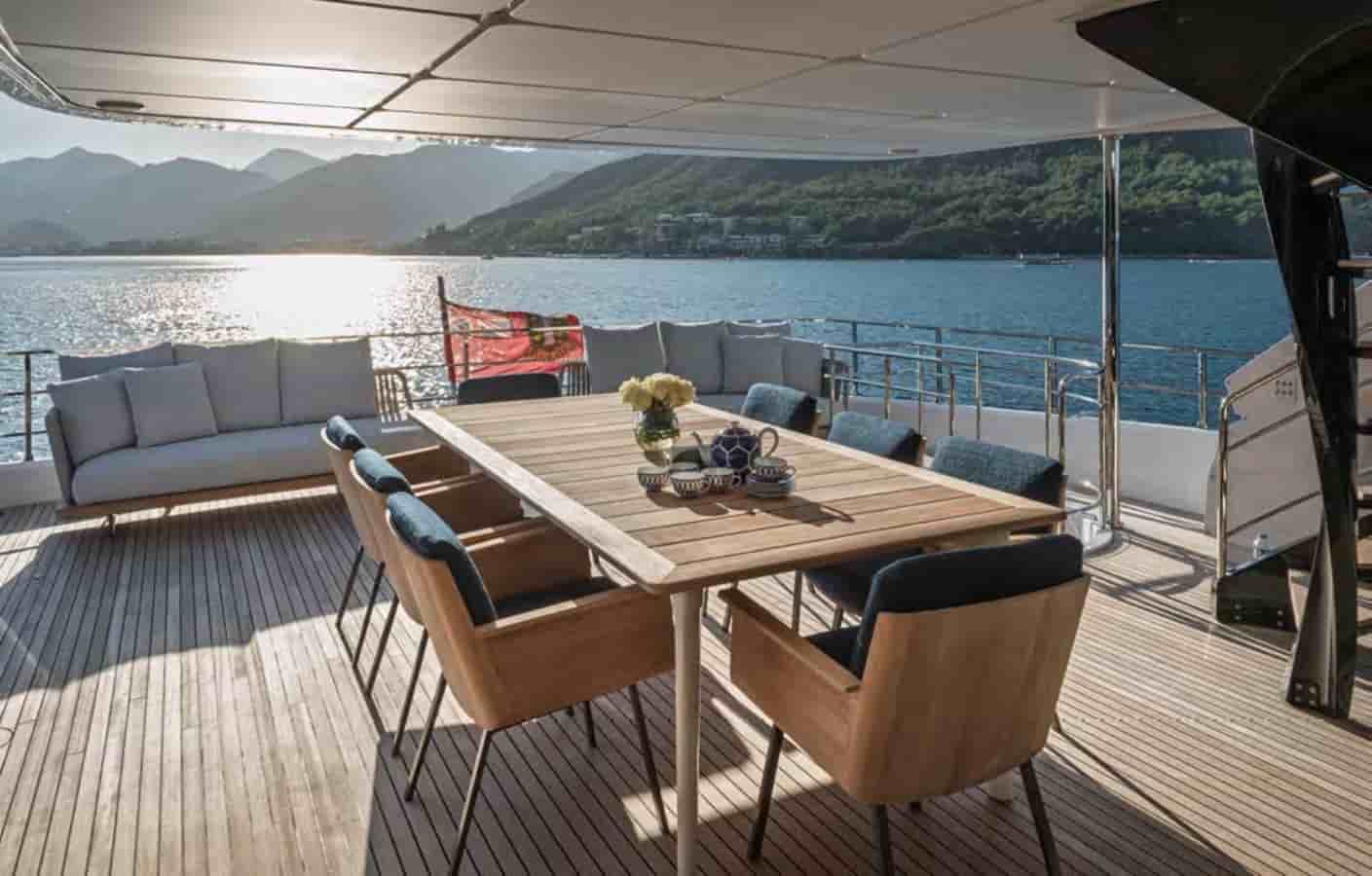 Ferretti Custom Line Navetta 30 - View 21