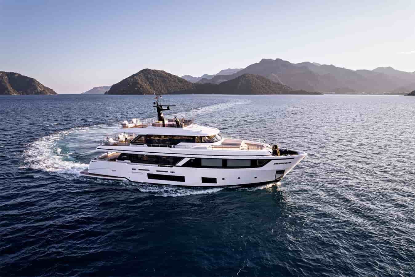 Ferretti Custom Line Navetta 30 - View 3