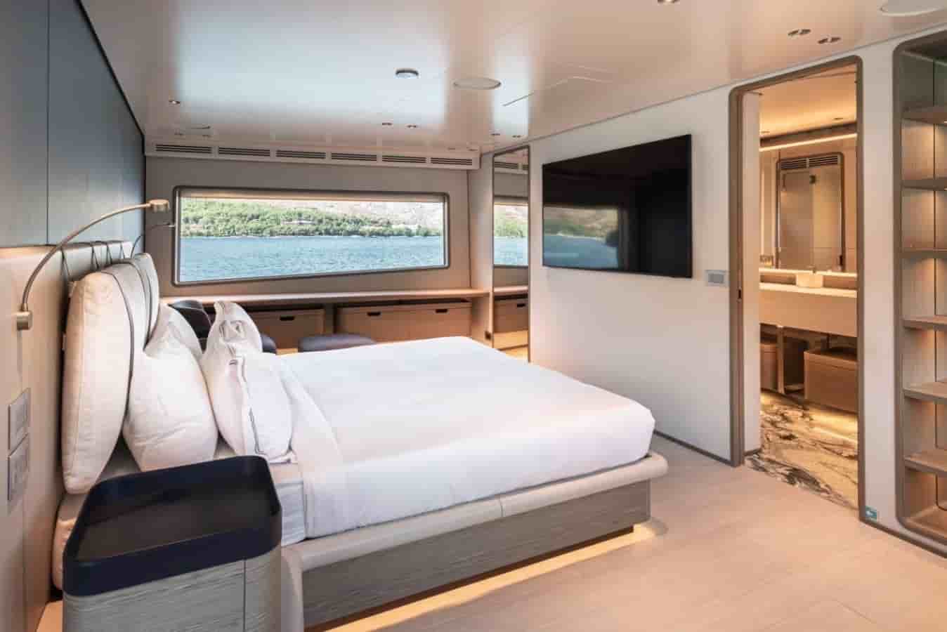 Ferretti Custom Line Navetta 30 - View 35