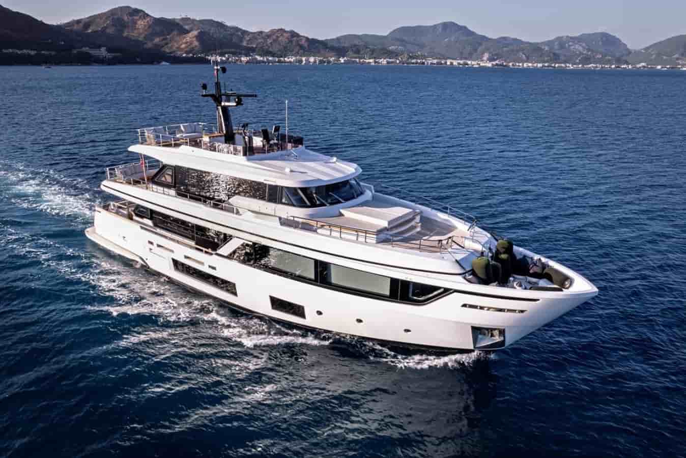Ferretti Custom Line Navetta 30 - View 4