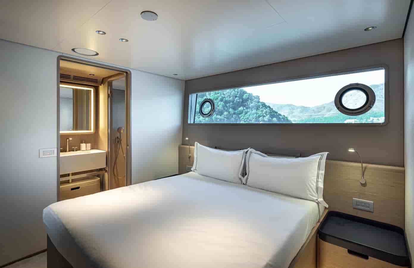 Ferretti Custom Line Navetta 30 - View 45