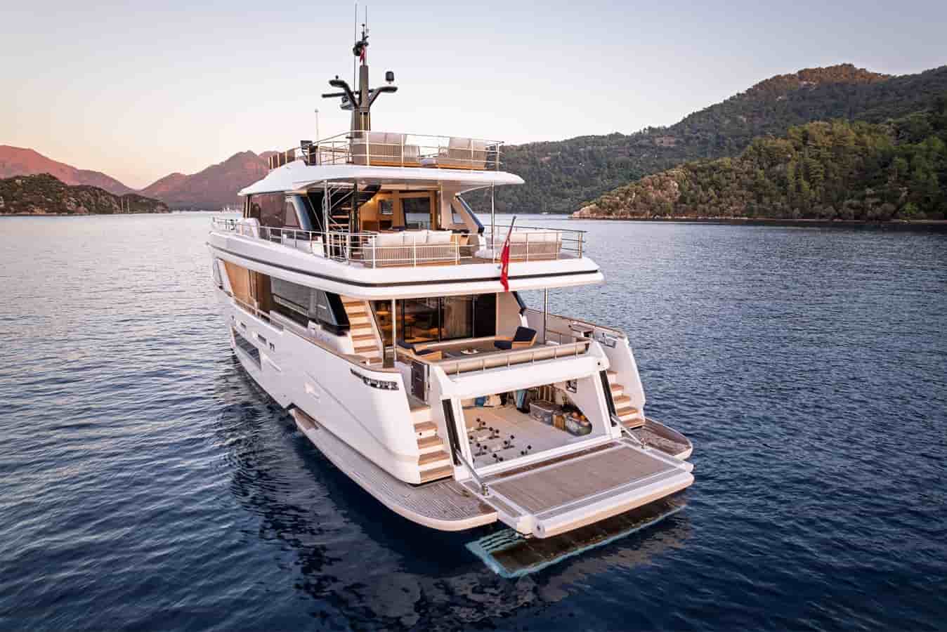 Ferretti Custom Line Navetta 30 - View 8