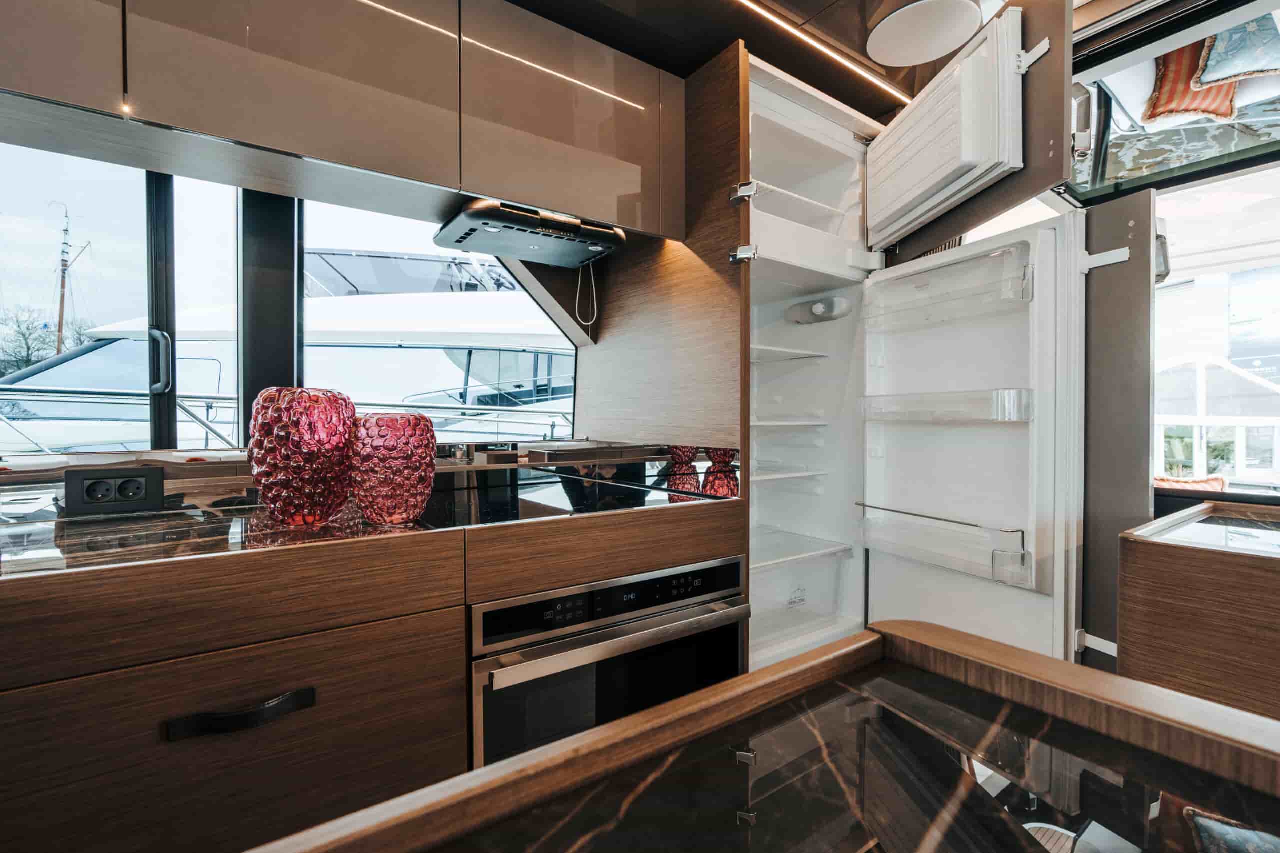 Prestige M48 Power Catamaran - View 14
