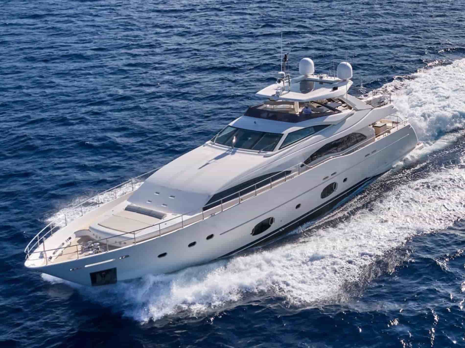 Ferretti Custom Line 97 - View 16