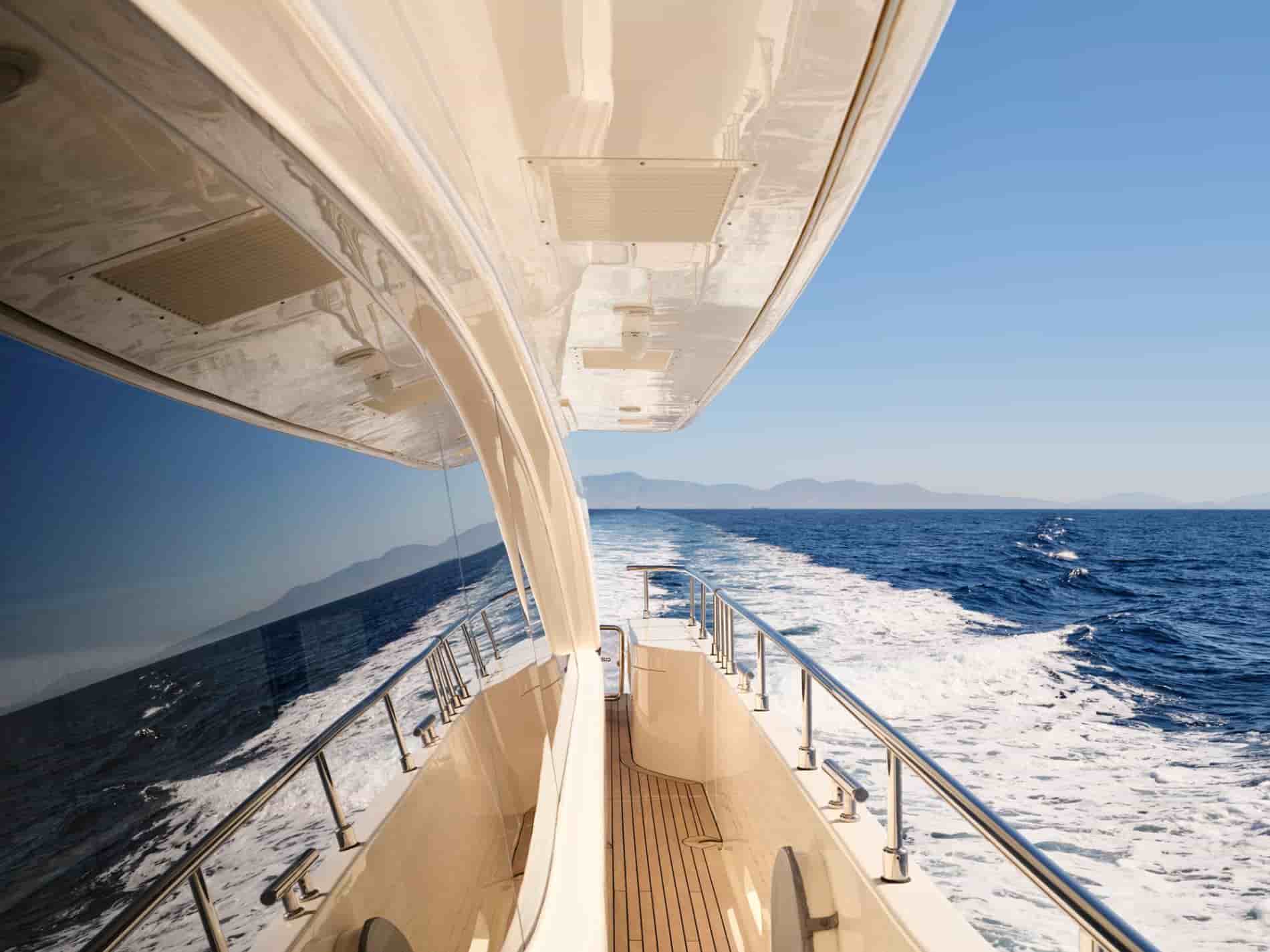 Ferretti Custom Line 97 - View 25