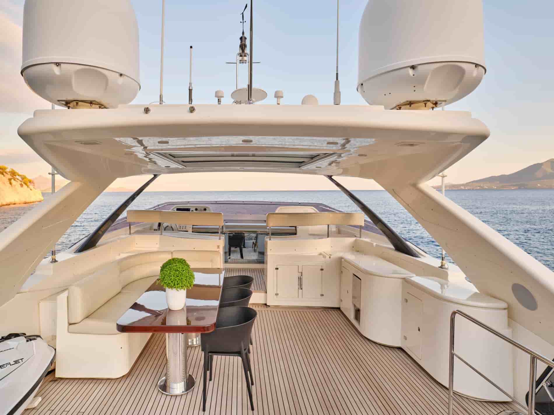 Ferretti Custom Line 97 - View 29