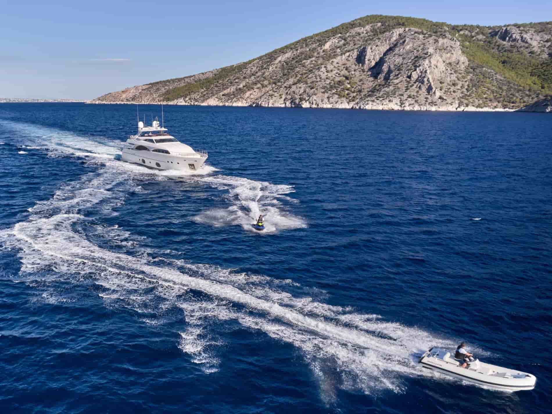 Ferretti Custom Line 97 - View 5