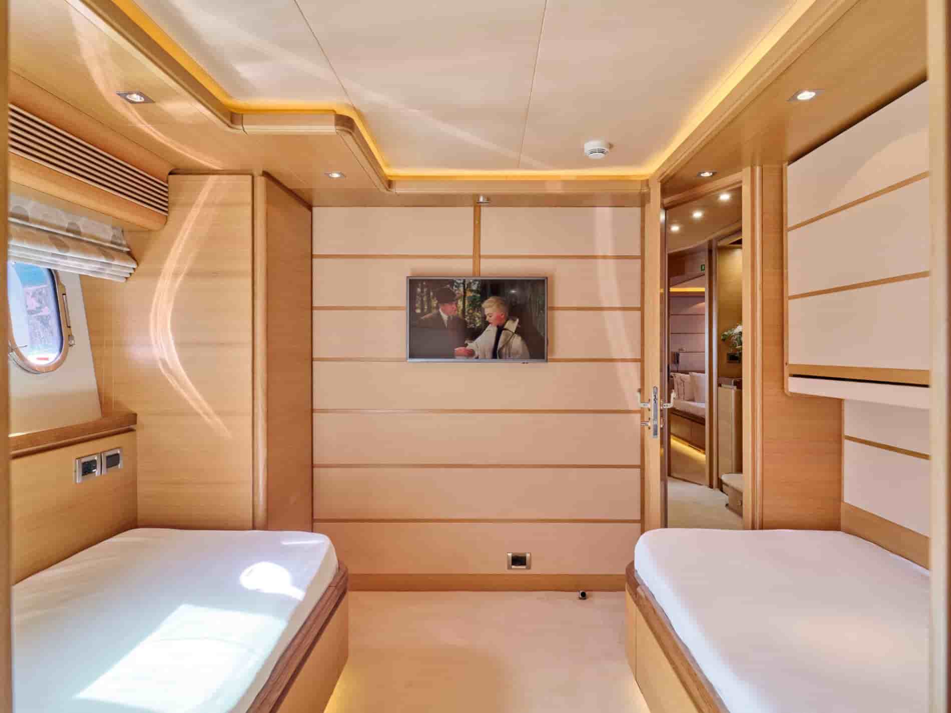 Ferretti Custom Line 97 - View 51