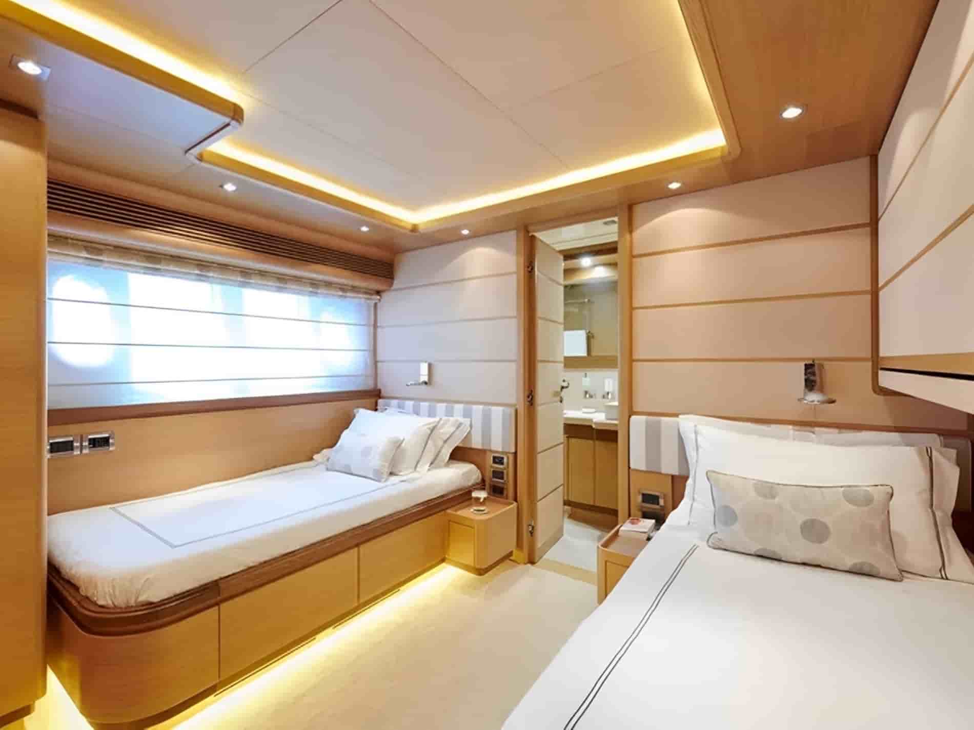 Ferretti Custom Line 97 - View 52