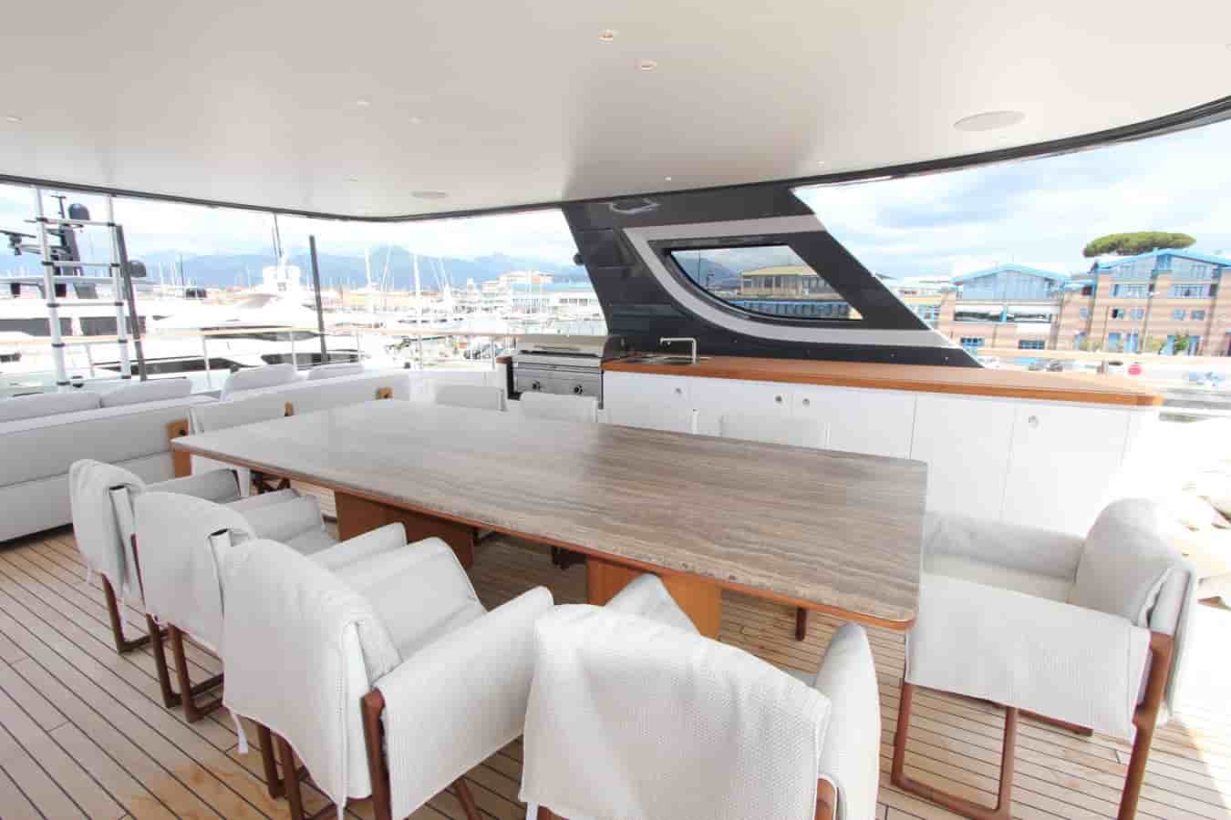 Benetti Oasis 34M - View 17