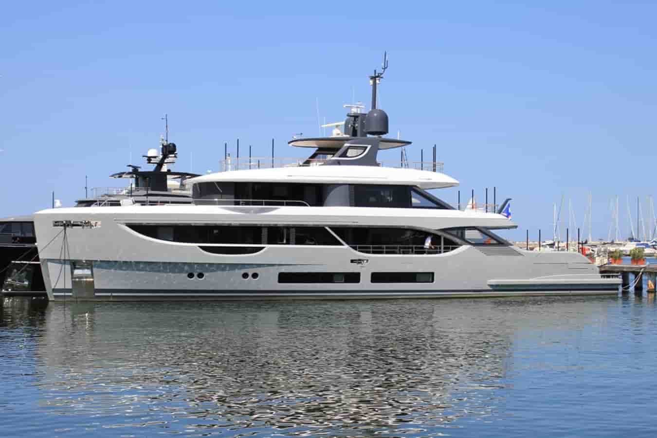 Benetti Oasis 34M - View 4
