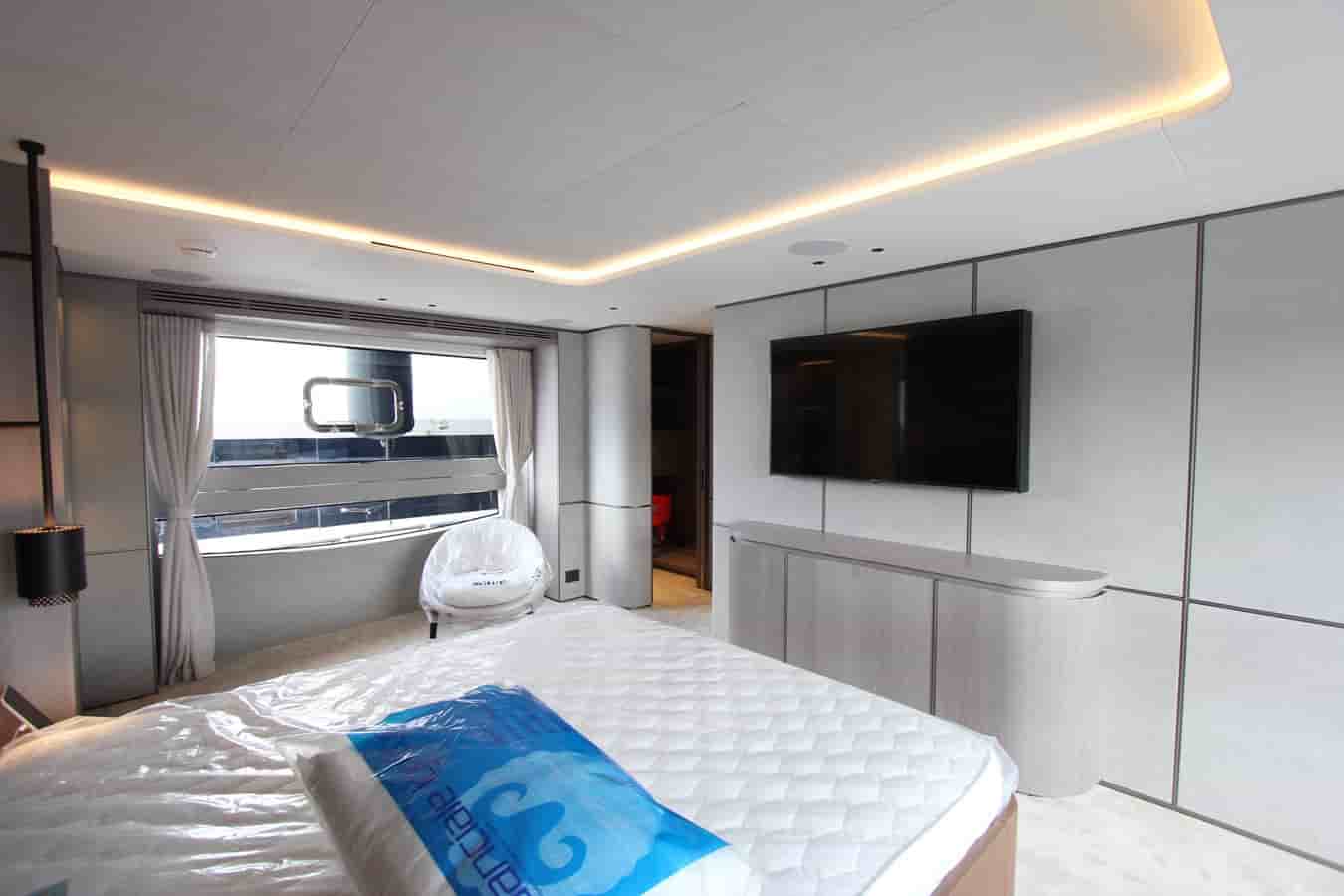 Benetti Oasis 34M - View 40