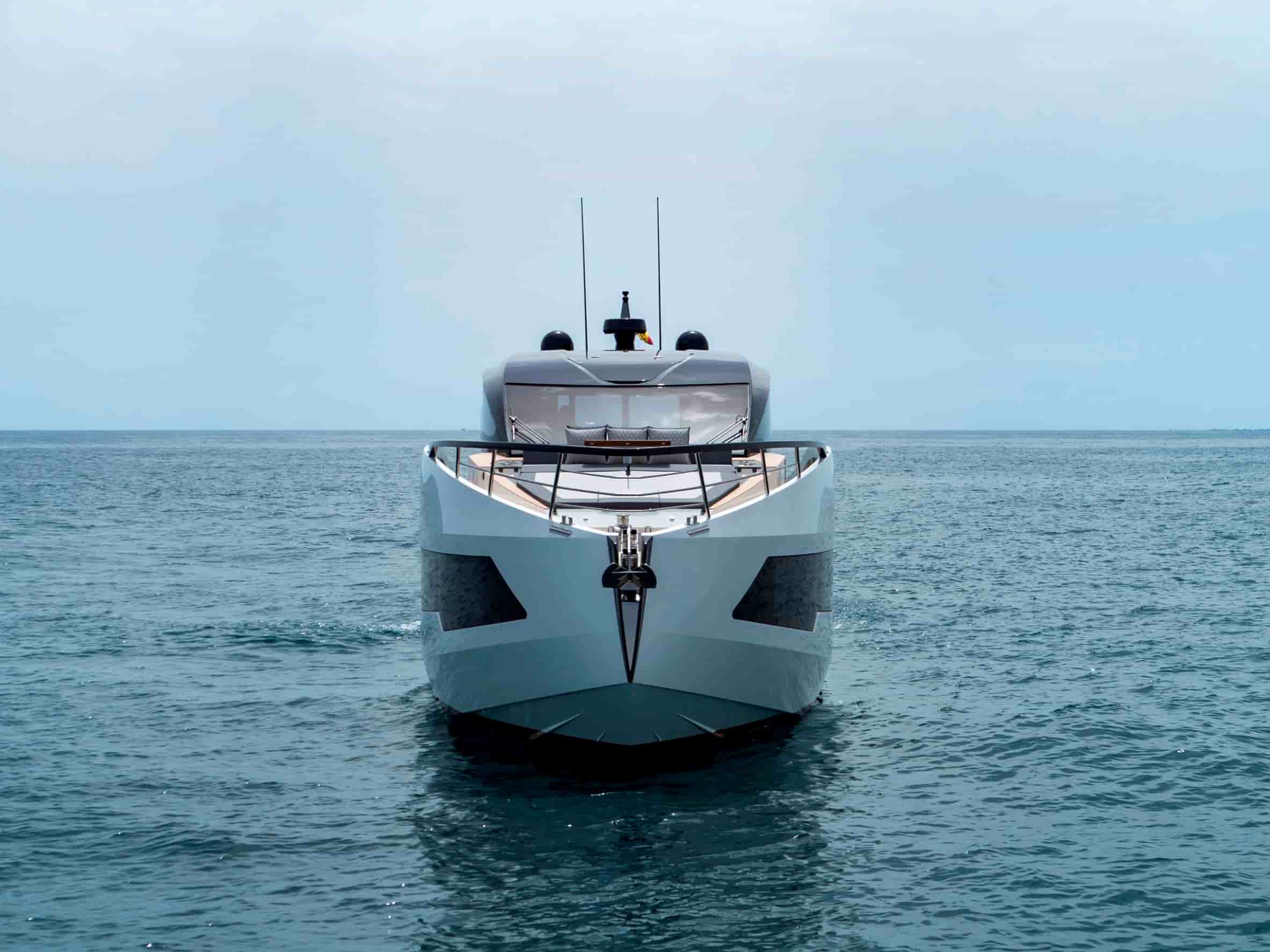 Astondoa 677 Coupe - View 12