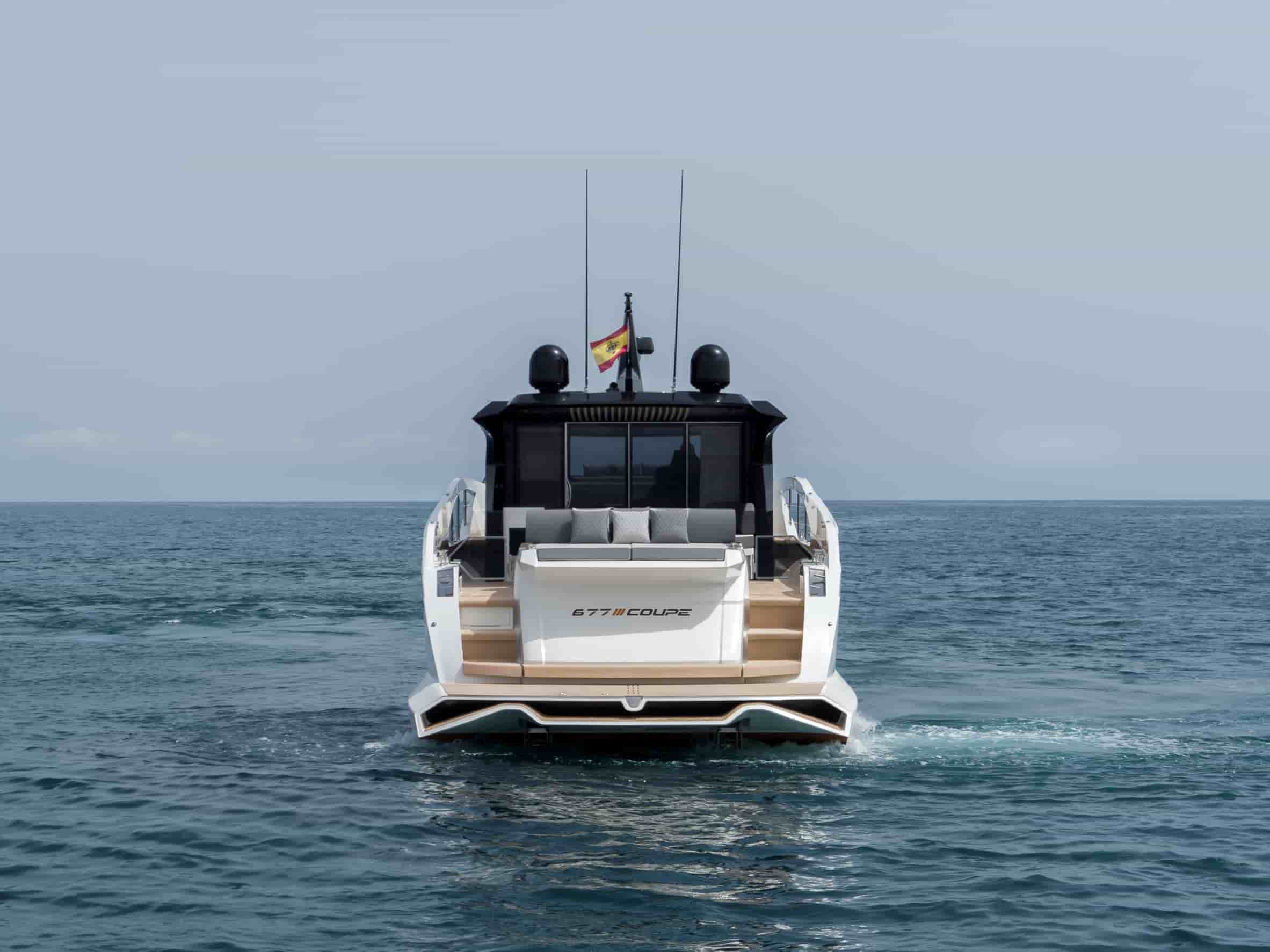 Astondoa 677 Coupe - View 13