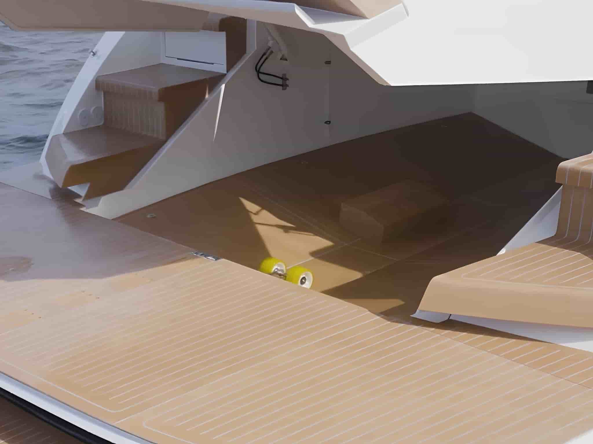 Astondoa 677 Coupe - View 14