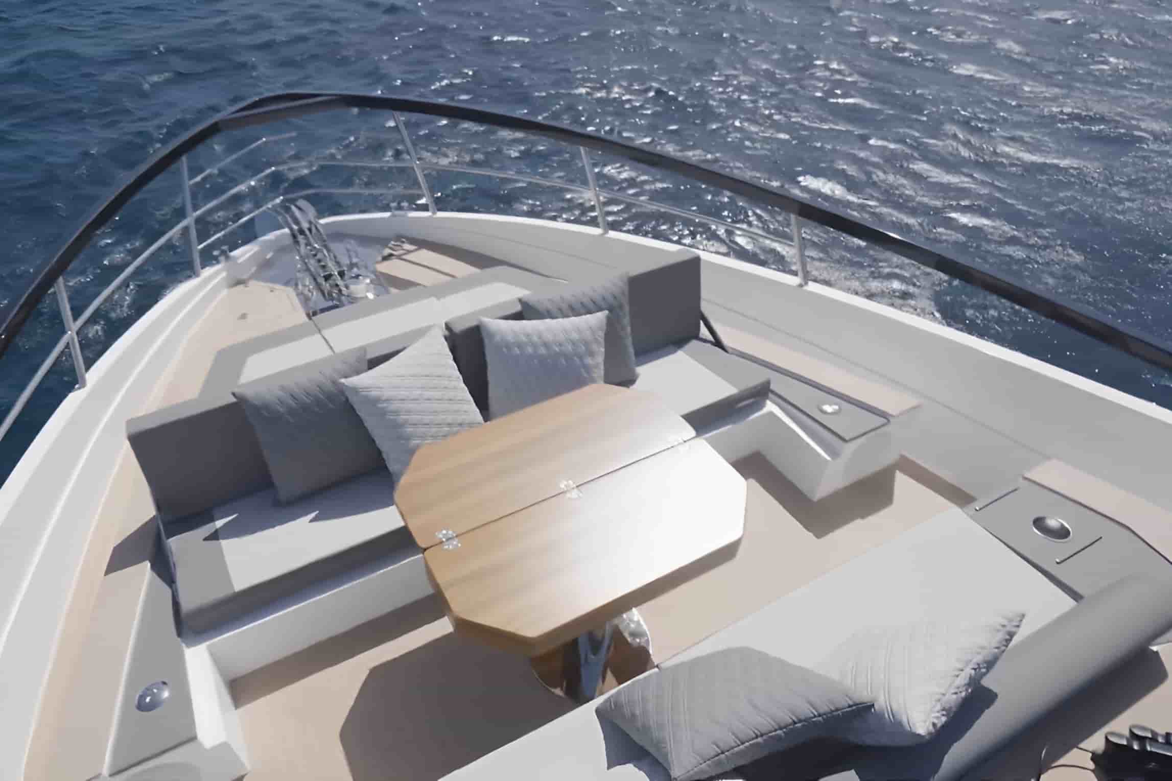 Astondoa 677 Coupe - View 18