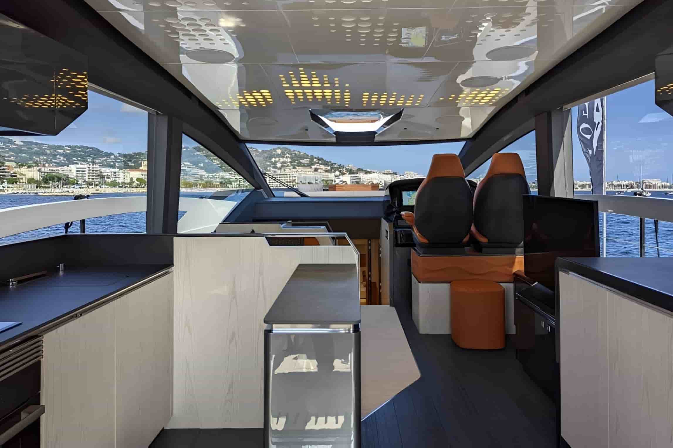 Astondoa 677 Coupe - View 19