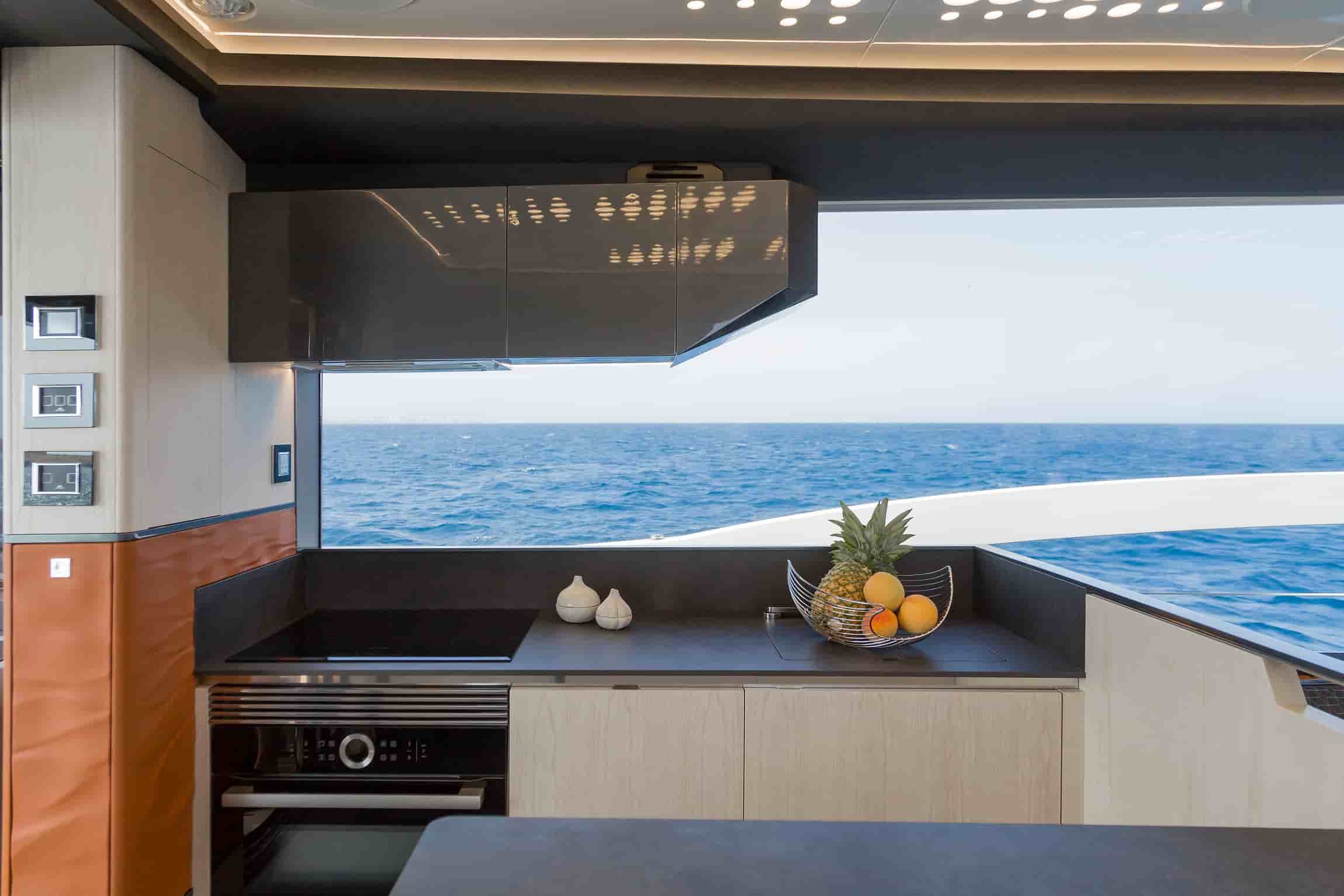 Astondoa 677 Coupe - View 21