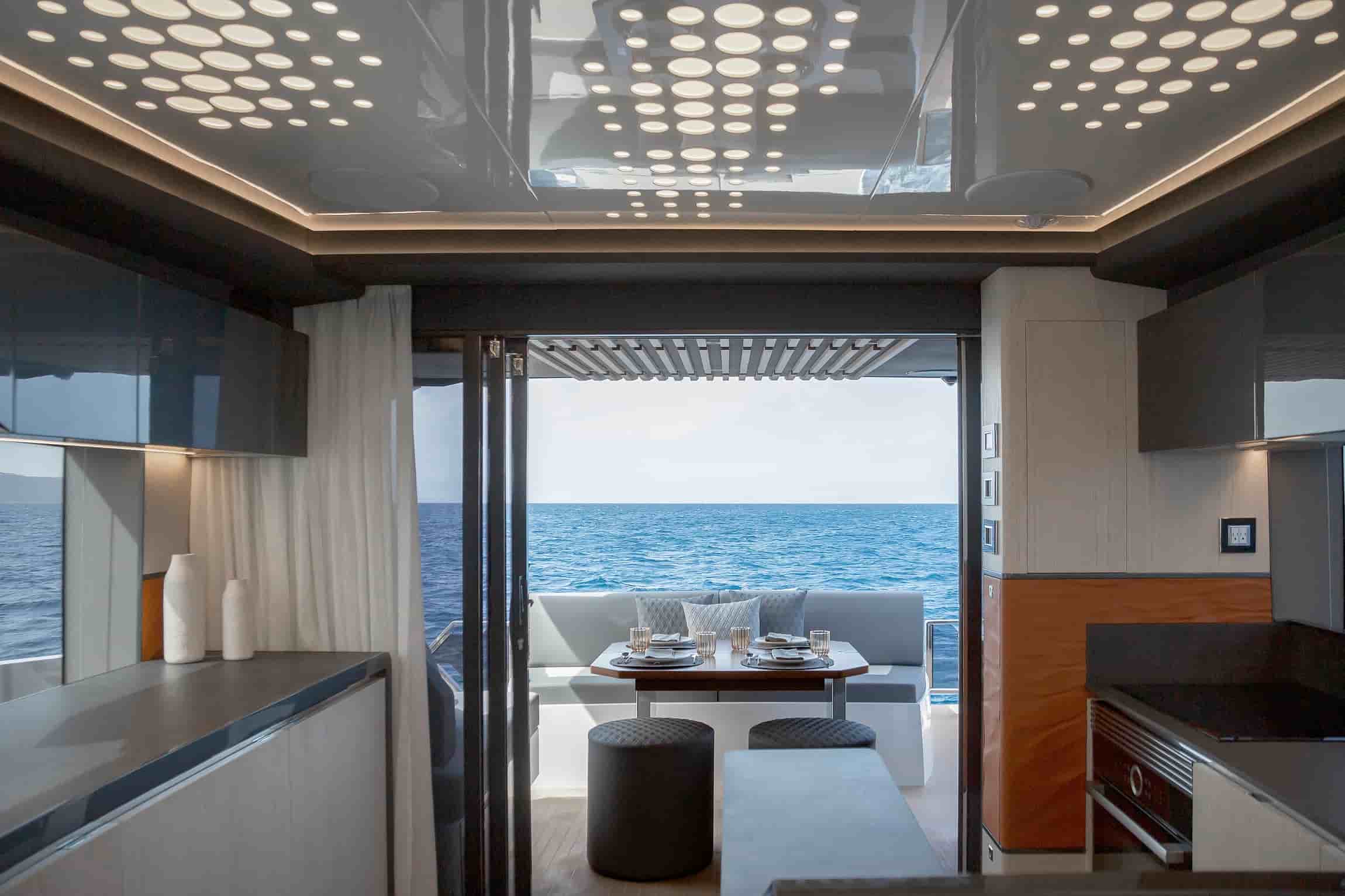 Astondoa 677 Coupe - View 24