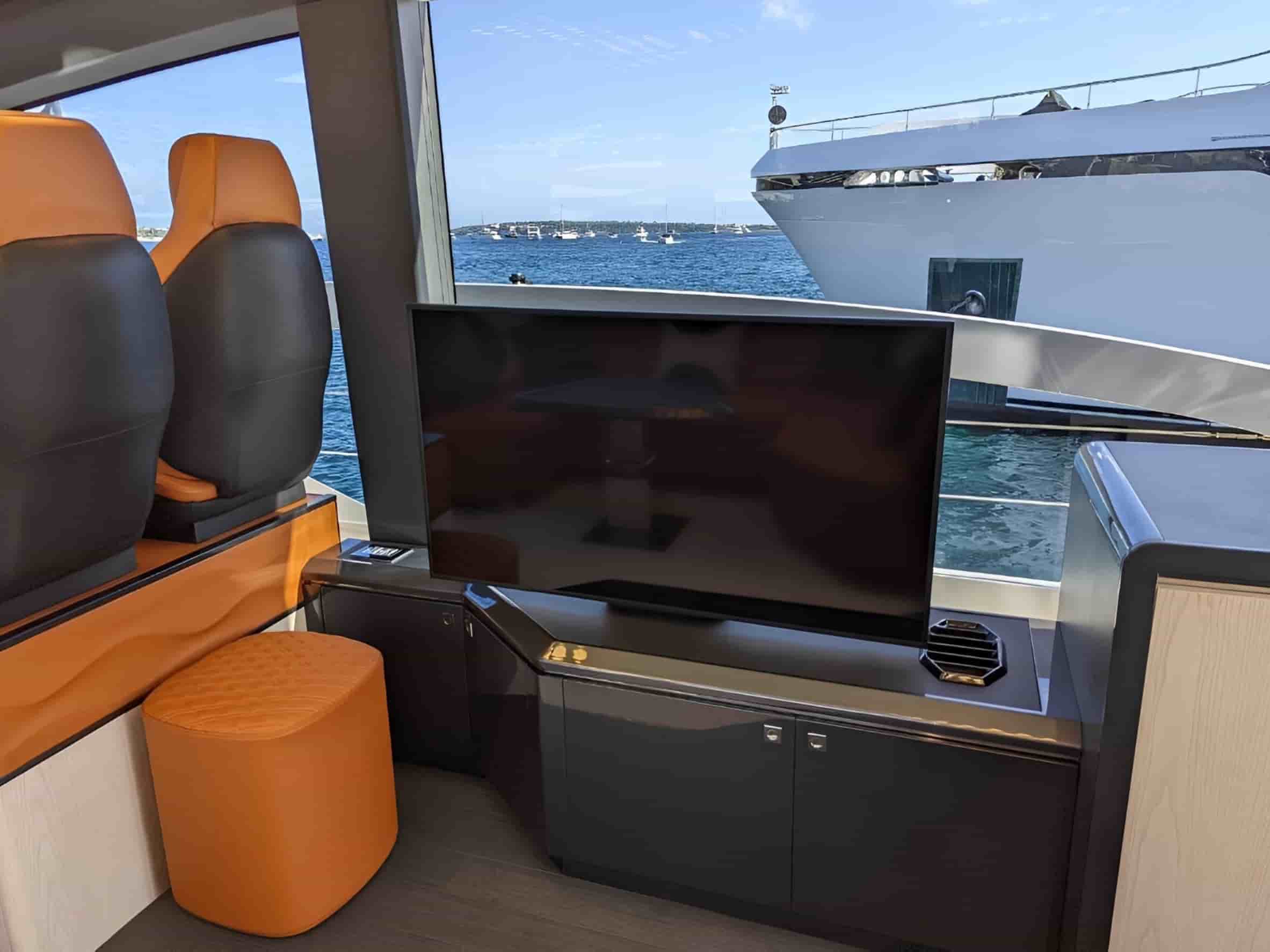 Astondoa 677 Coupe - View 25