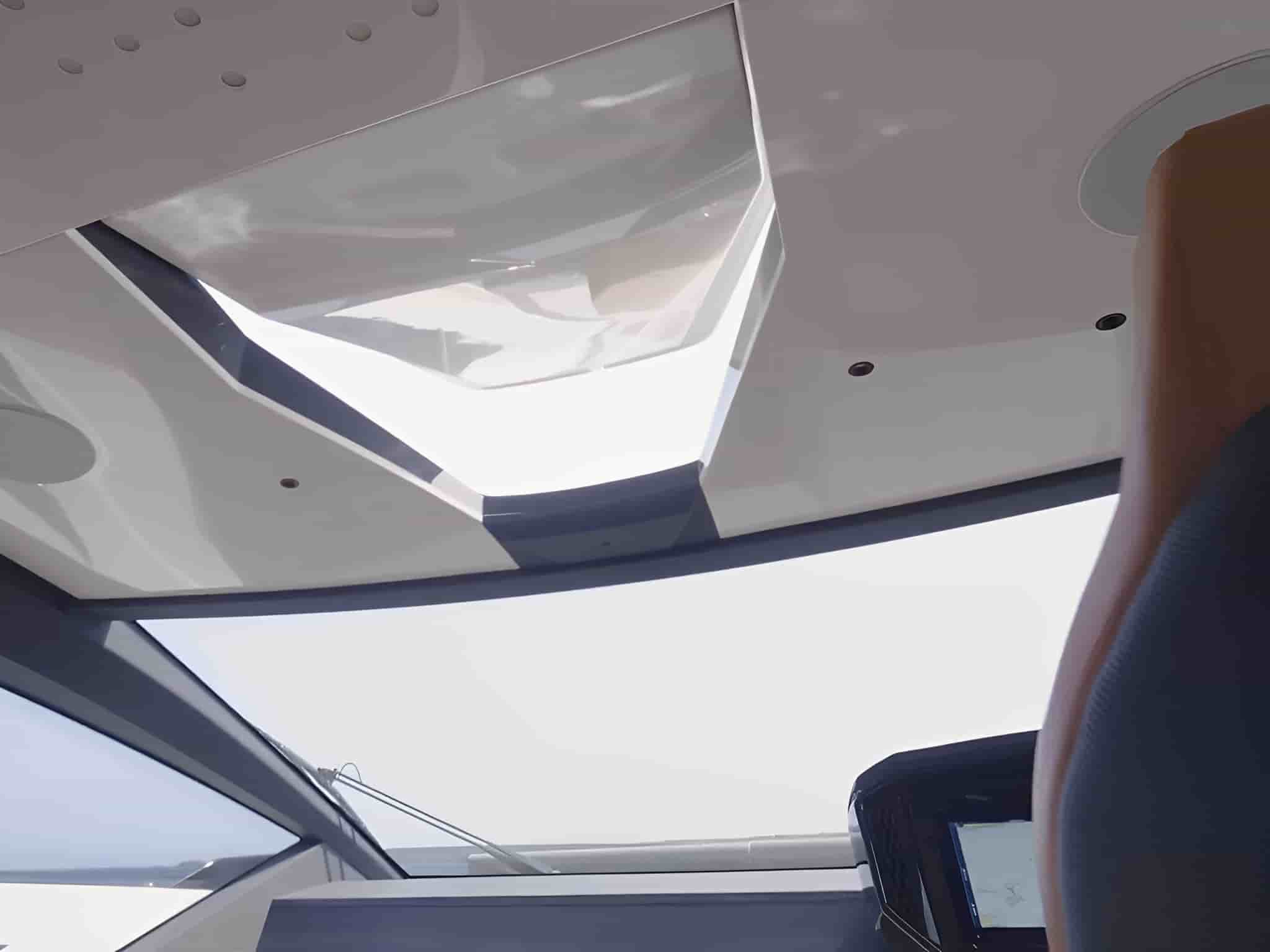 Astondoa 677 Coupe - View 27