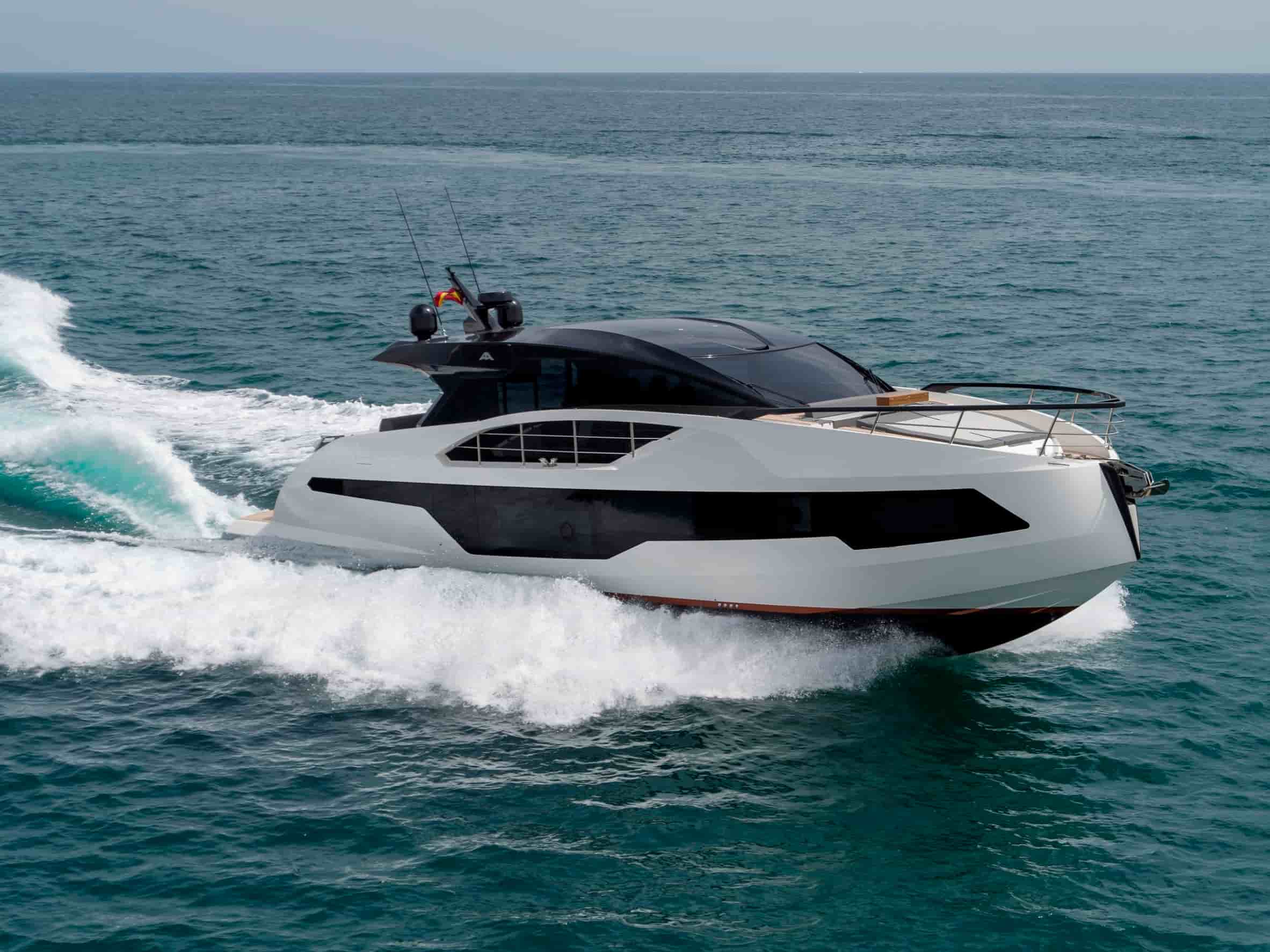 Astondoa 677 Coupe - View 3