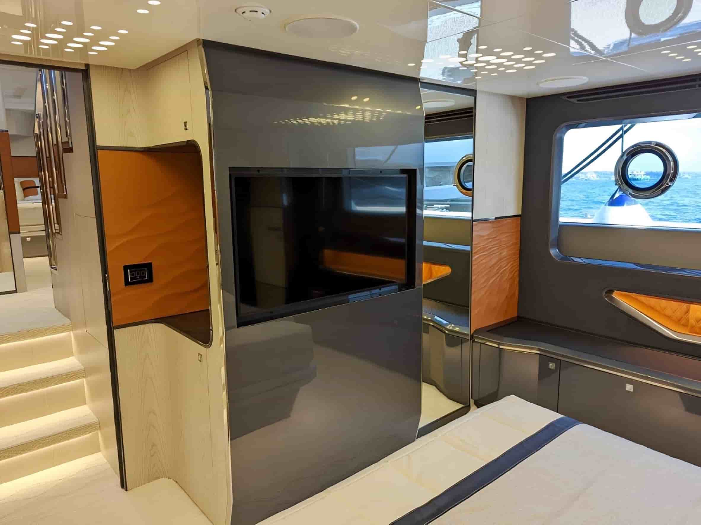 Astondoa 677 Coupe - View 34