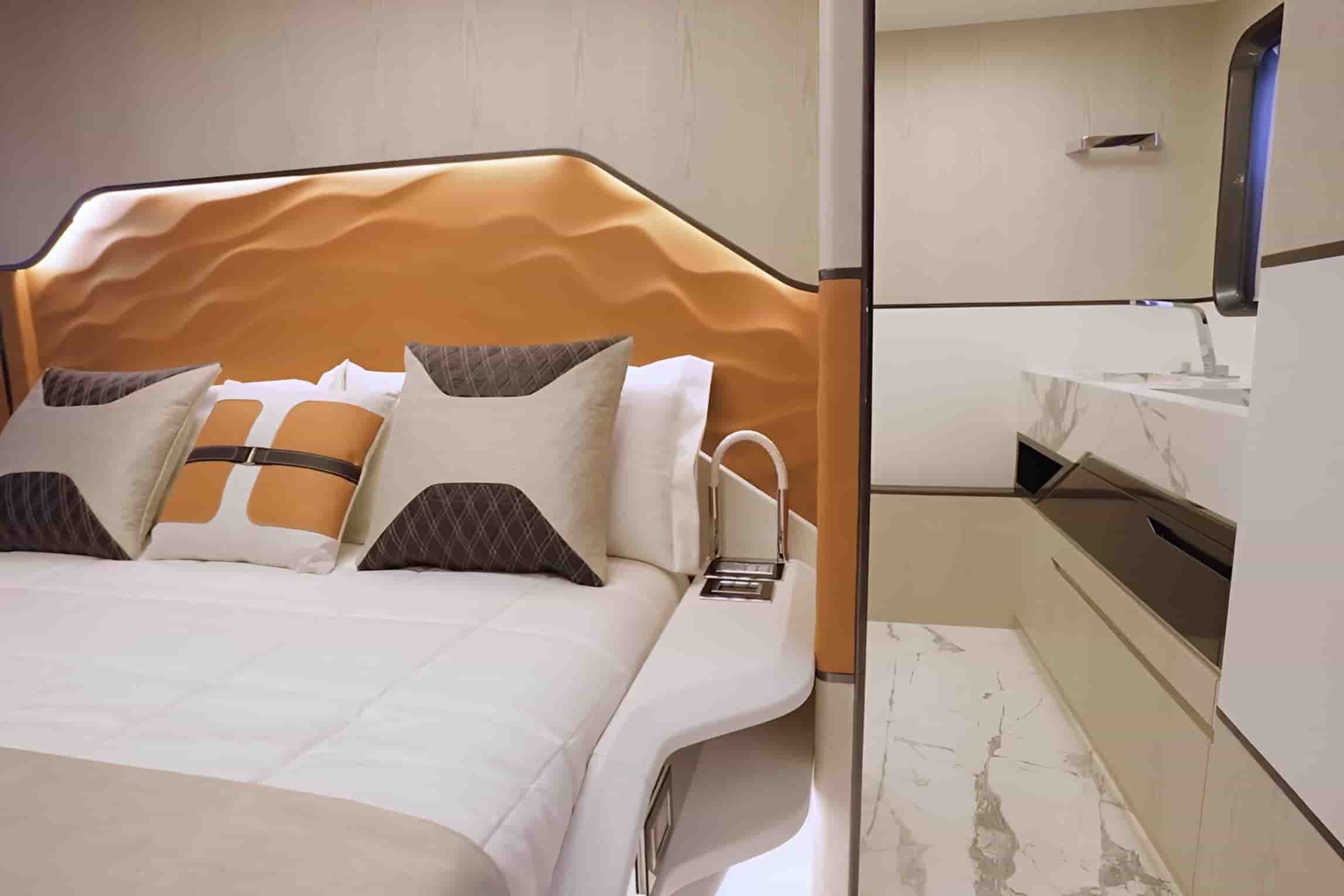 Astondoa 677 Coupe - View 36